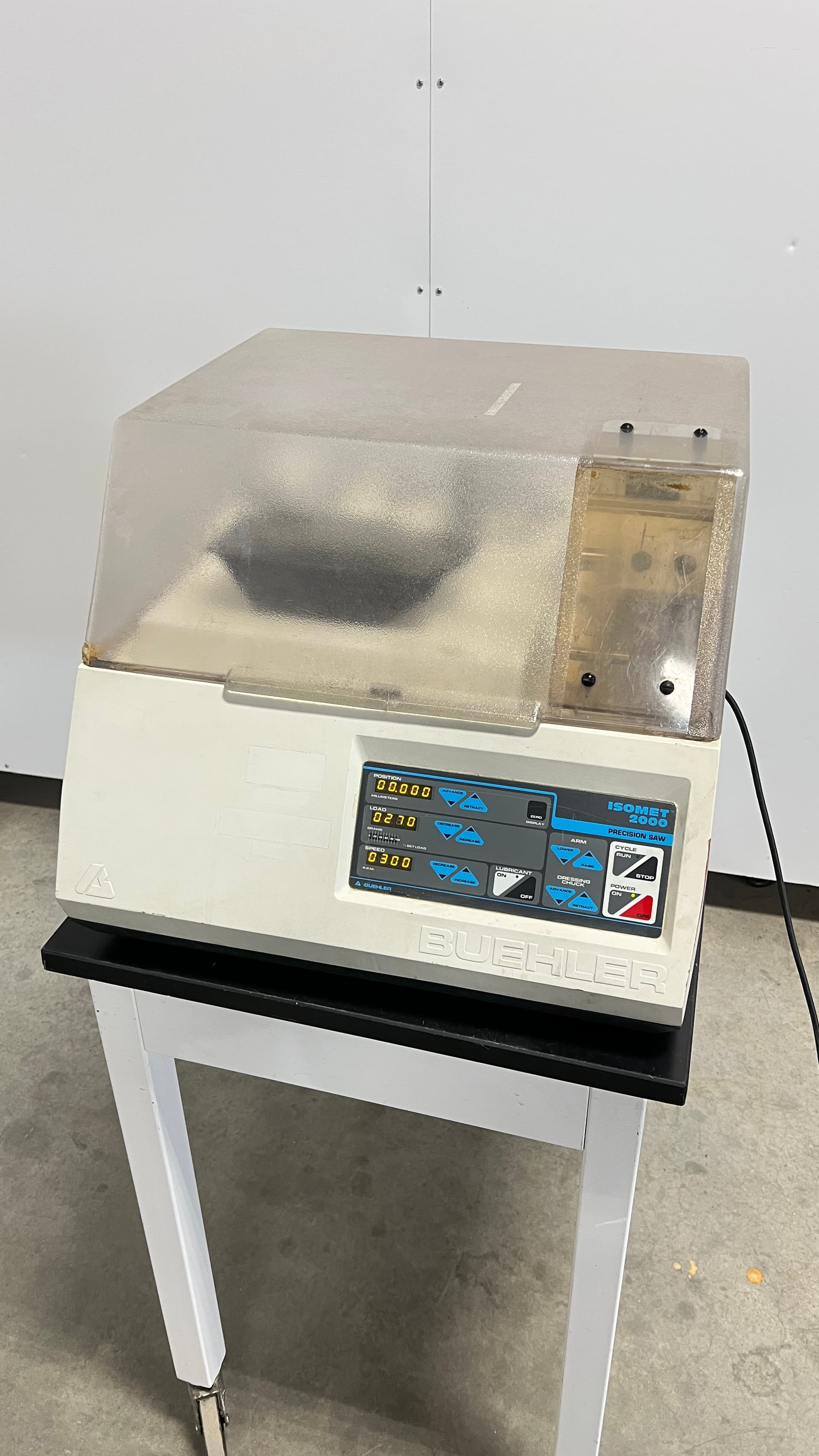 Buehler ISOMET 2000 Cut Off Saw