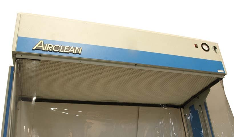 Isles Airclean MVF-524 Modular Vertical Flow Work Station