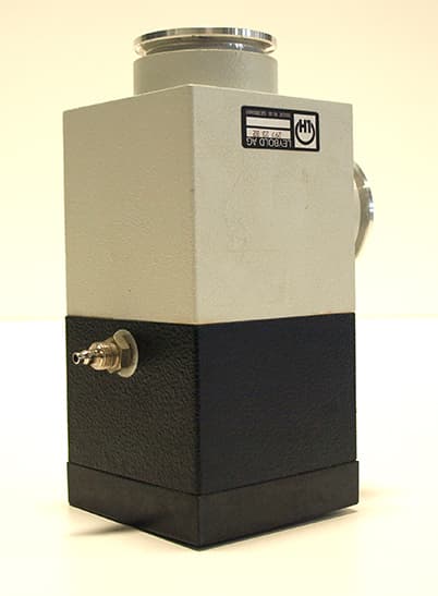 Leybold 297-23-B2 Pneumatic Right Angle Valve