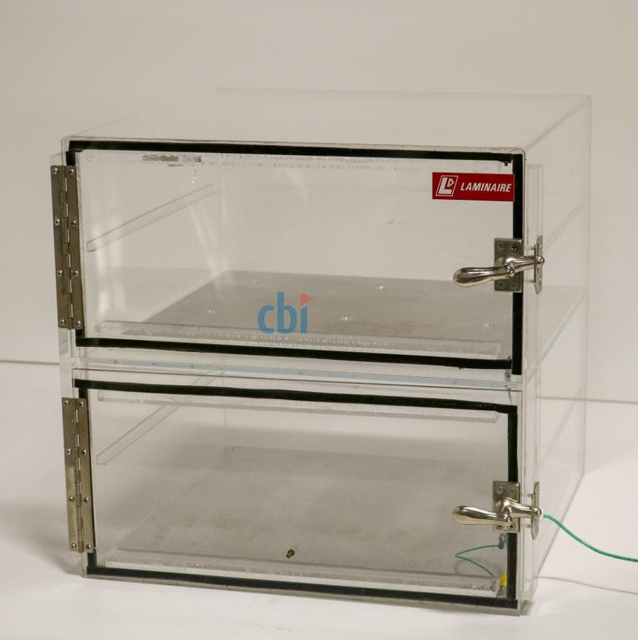 Laminaire Two Compartment Desiccator Box
