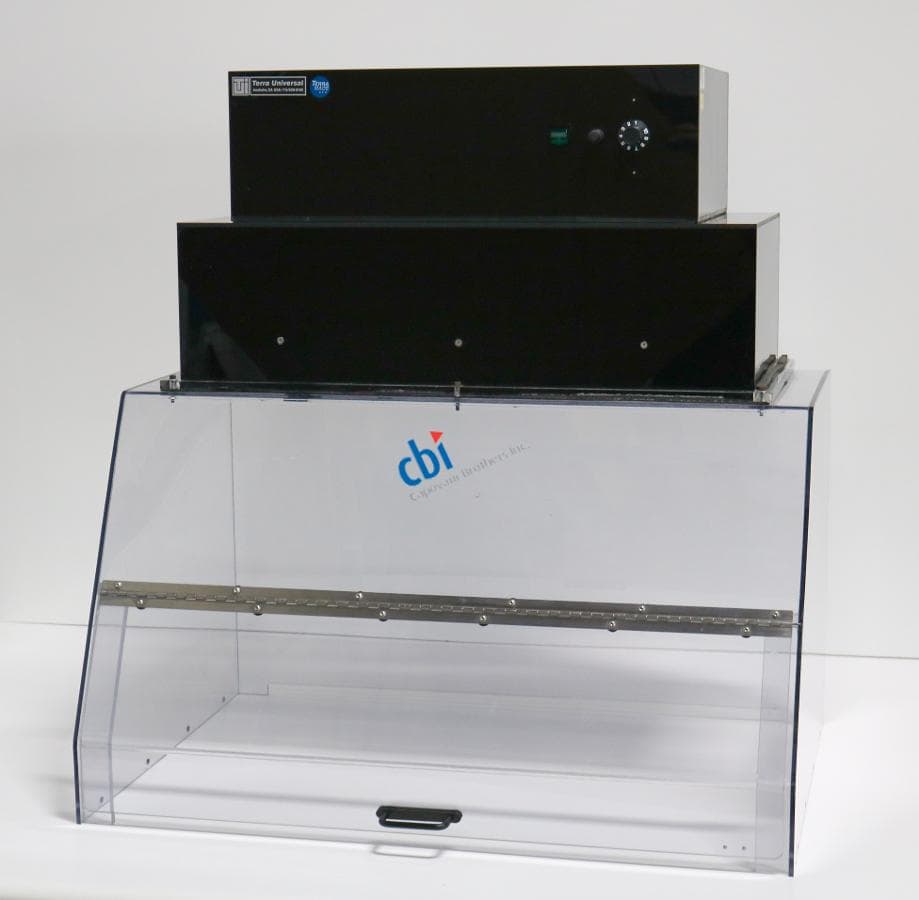 Terra Universal 1688-13 Fume Hood