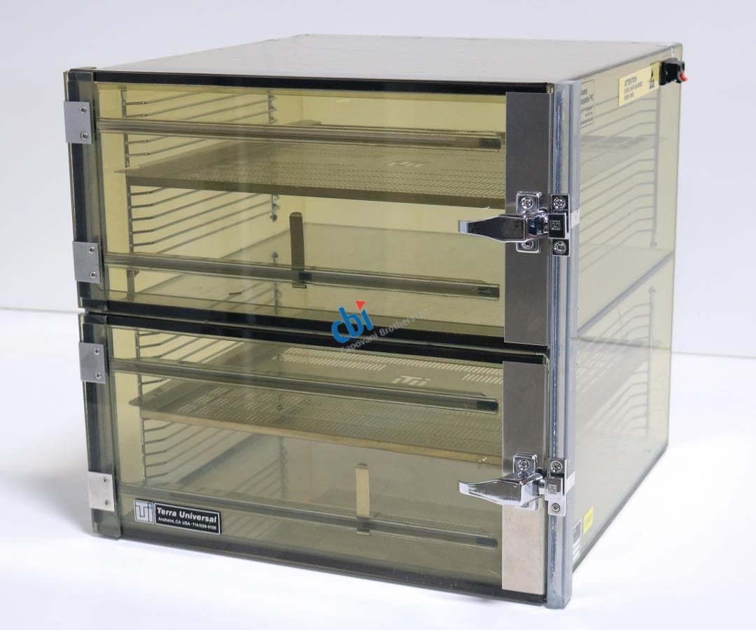 Terra Universal 2066-00 Two Compartment Desiccator Box