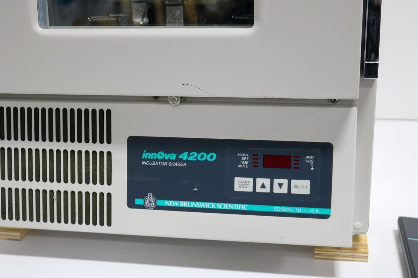 Brunswick Scientific Innova 4200 Incubator Shaker