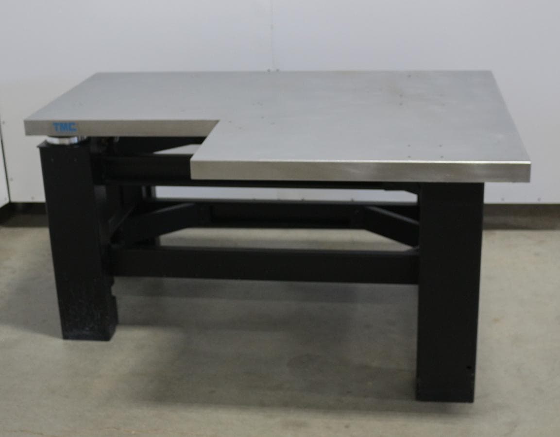 TMC 14-22143 Active Vibration Isolation Table