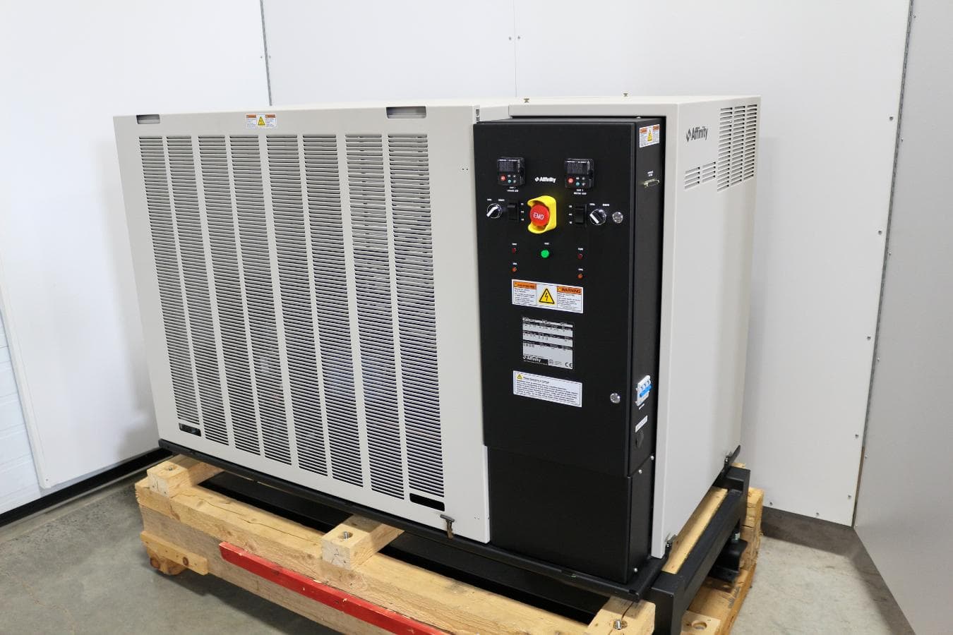 Lytron Lydall Affinity CWE-032K-MP45CBD4 Dual Loop Chiller