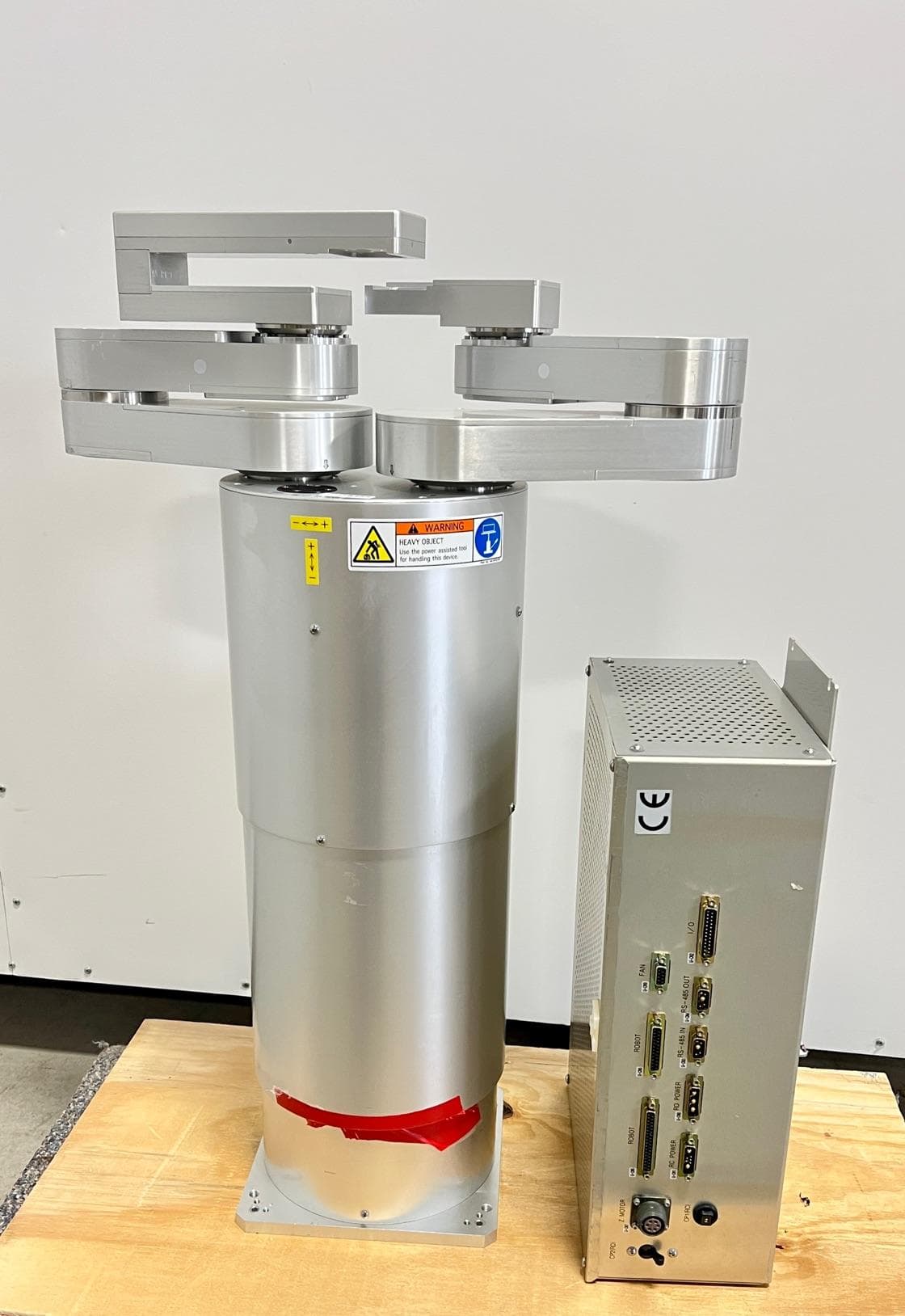 Rorze RR717L1521-3A6-211-1 Wafer Transfer Robot with Controller