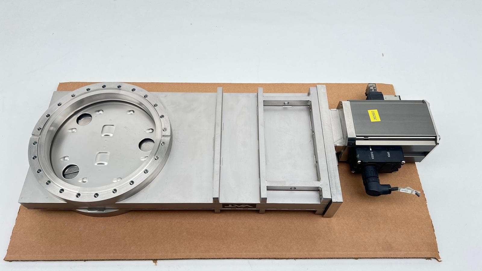 VAT 10.8 UHV Gate Valve, Electro-Pneumatic 10846-UE44