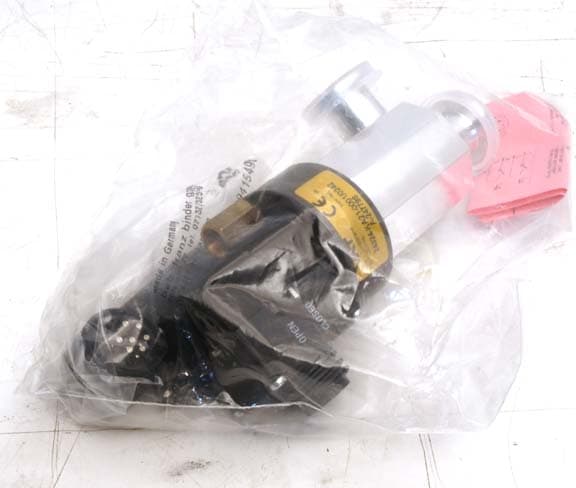 VAT 24234-KA21-0001 Vacuum Angle Valve, 90 Degrees