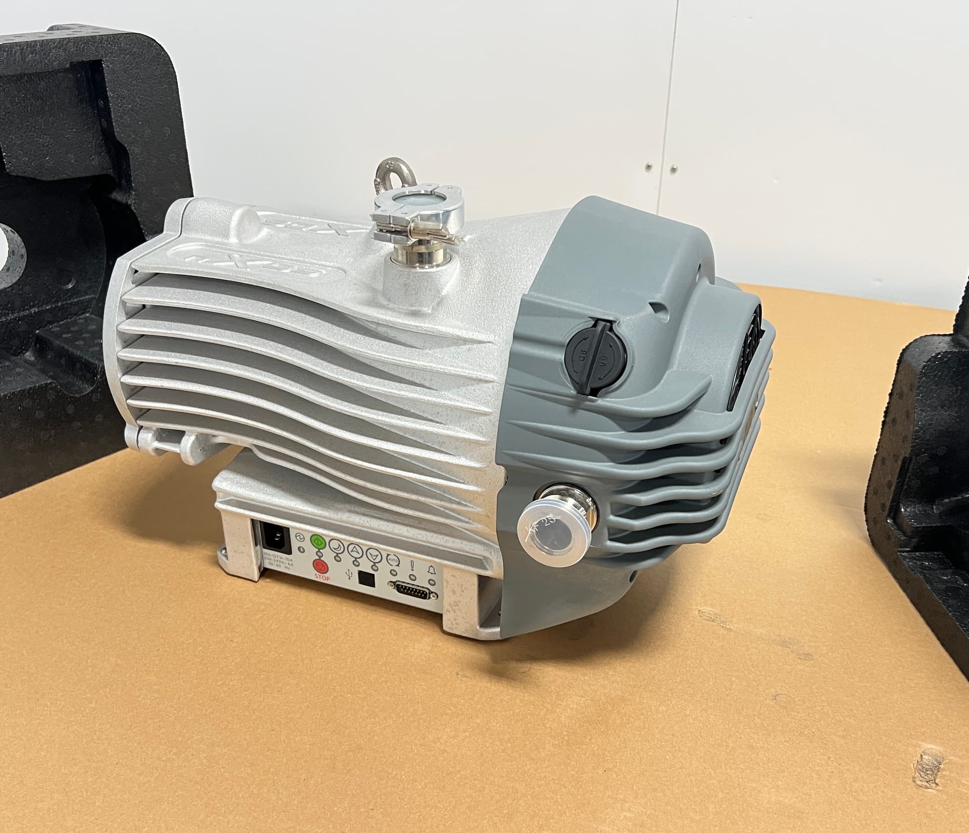 Edwards nXDS10i Vacuum Scroll Pump