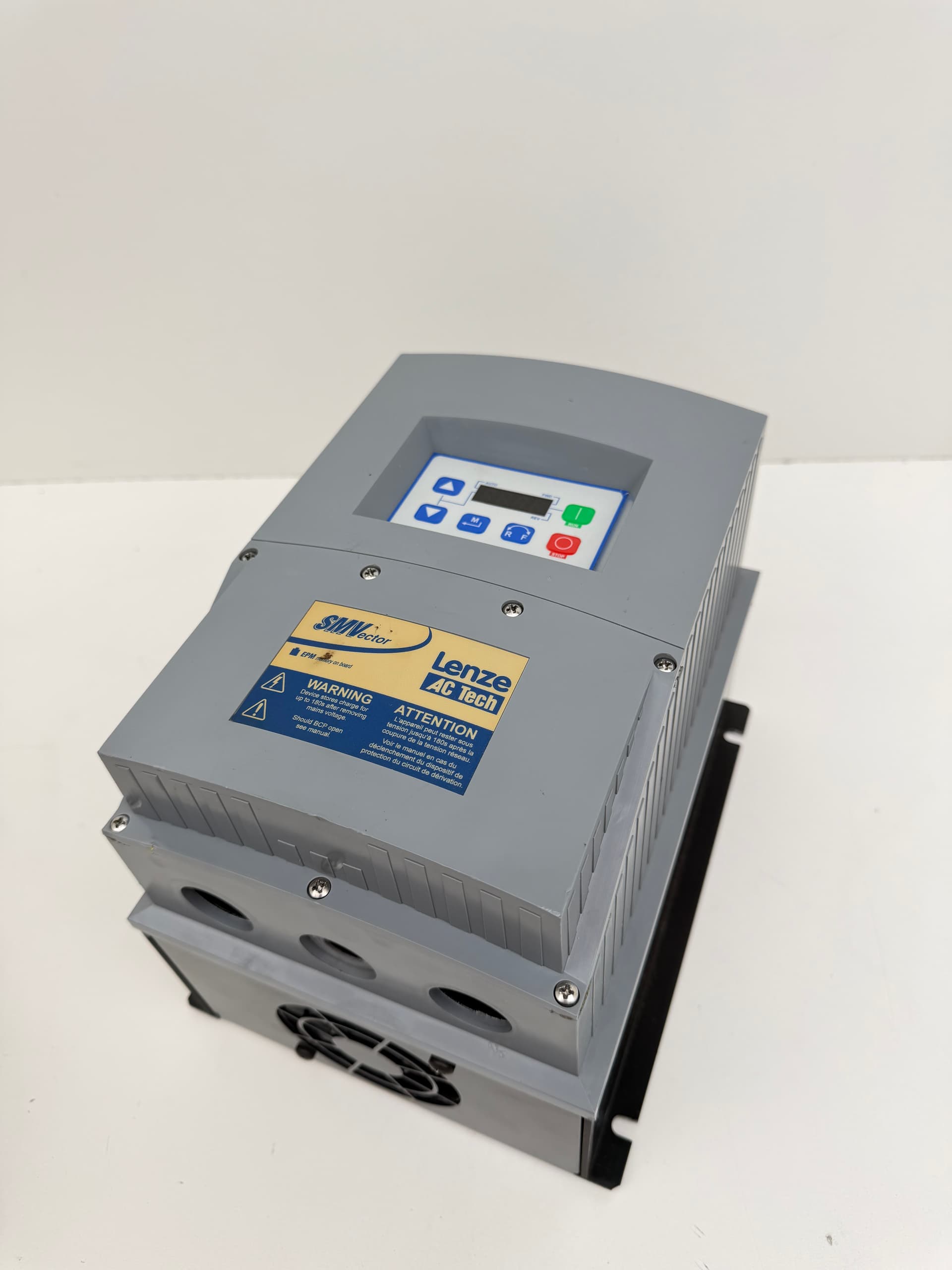 Lenze ESV552N02TXF SMVector VFD, 7.5HP, 5.5kW, 240V, 3PH