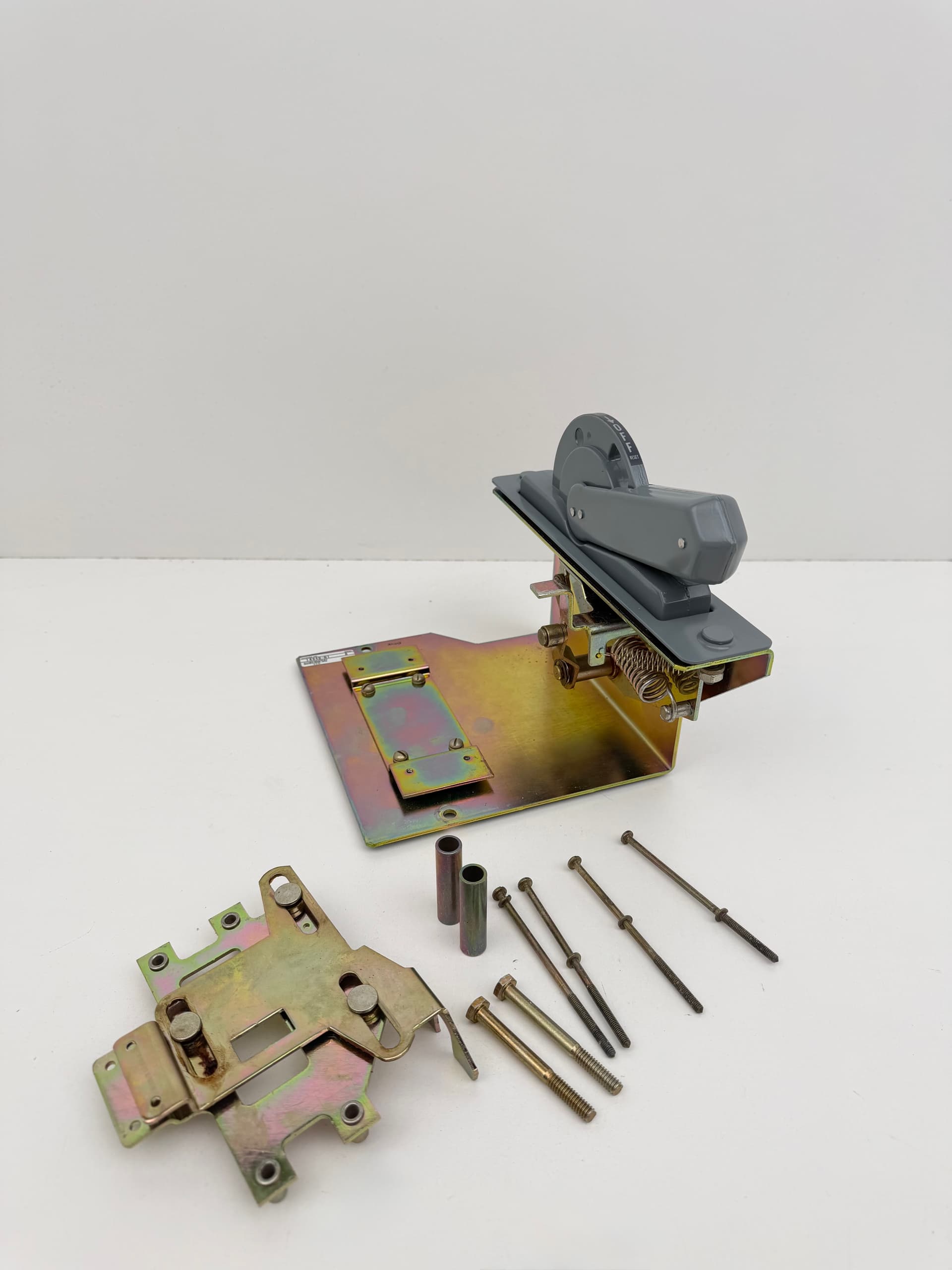 Allen-Bradley 1494D-N1 External Circuit Breaker Operator Handle Ser A