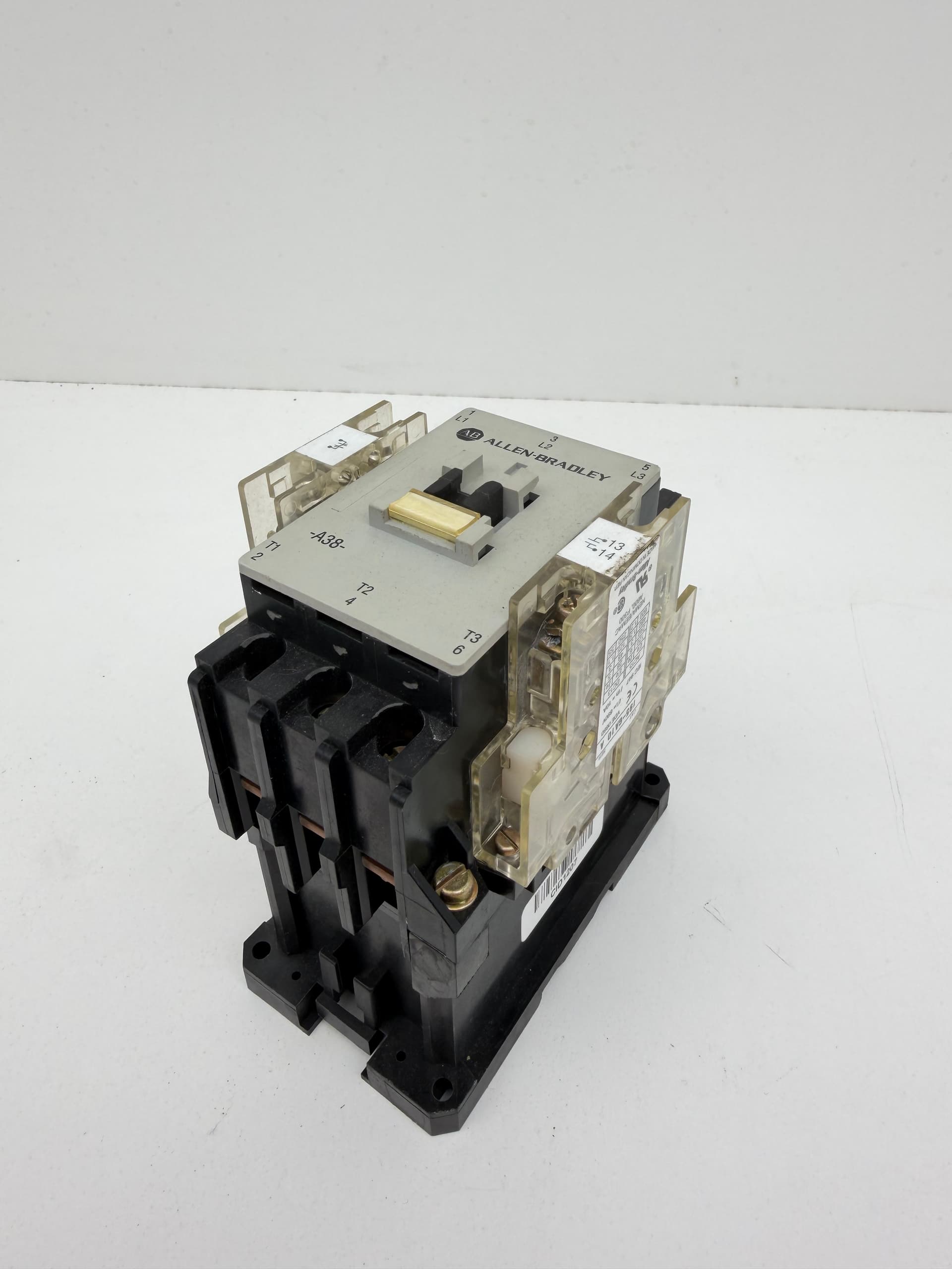 Allen-Bradley 100-A38N*3 Contactor 38A 3P 120V coil w/ 195-GA01 & 195-GA10 Aux