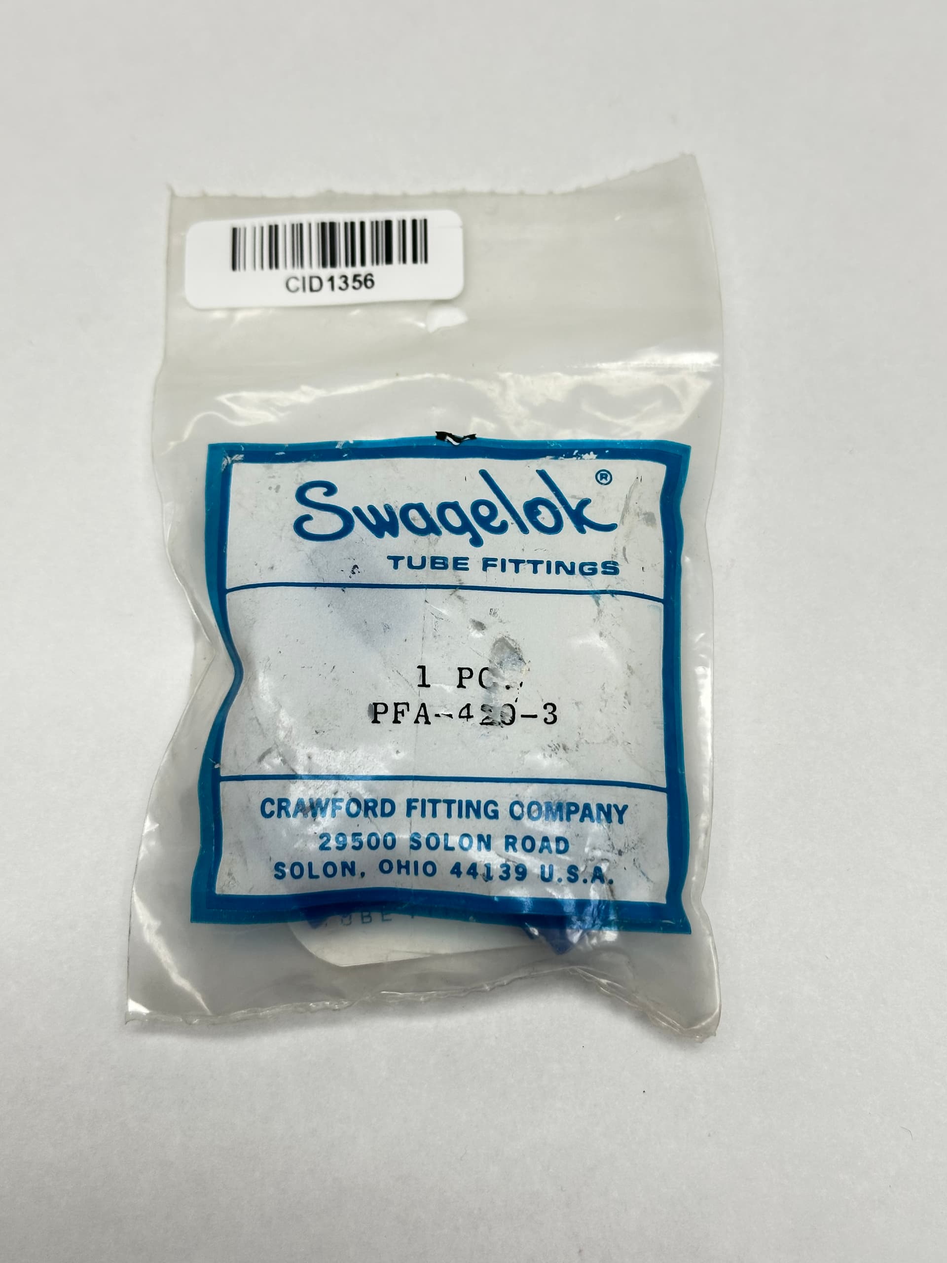 Swagelok PFA-420-3 PFA Swagelok Tube Fitting, Union Tee, 1/4 in. Tube Fitting