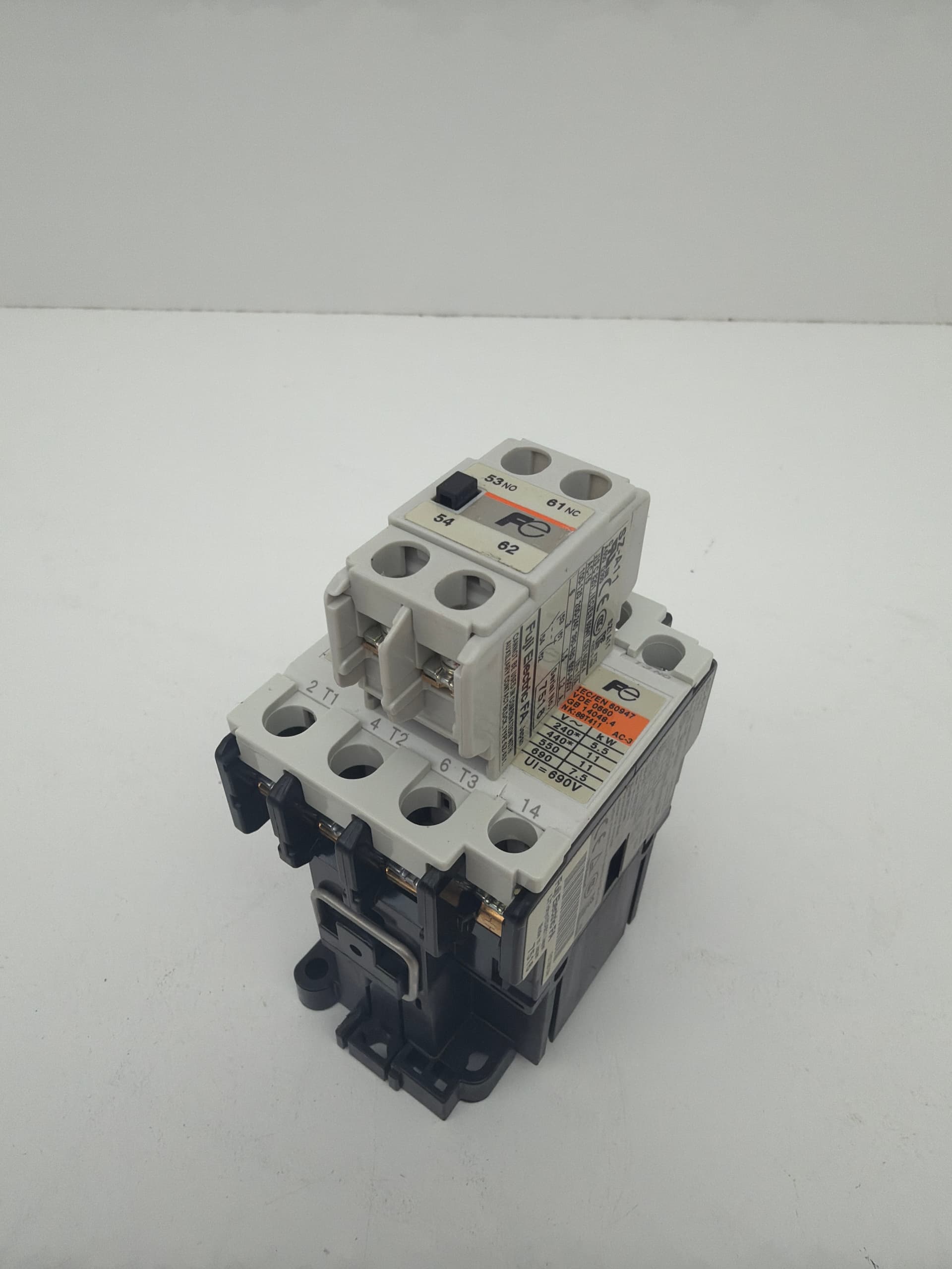 Fuji Electric FA 4NC0R0#10 SC-4-1 Magnetic Contactor, SC19AA, 32A, SZ-A11 Aux