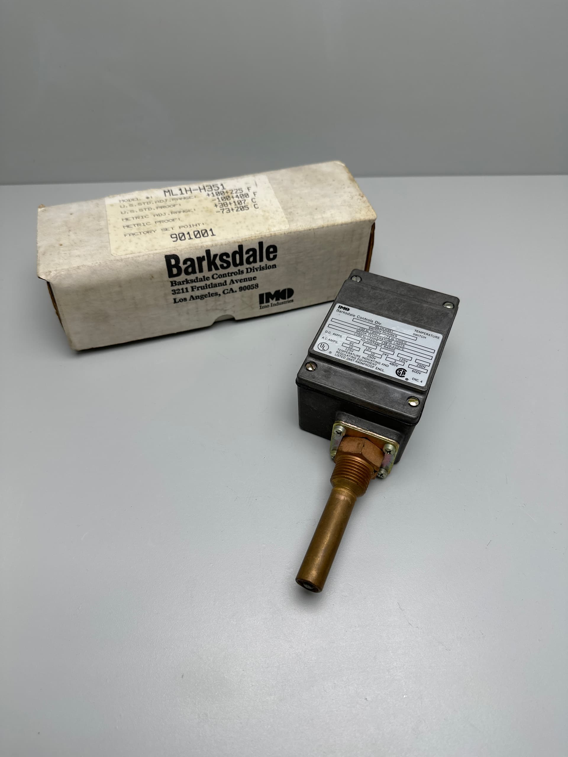 Barksdale ML1H-H351 Temperature Switch, Local Mount, +100 to +225F, NEMA 4