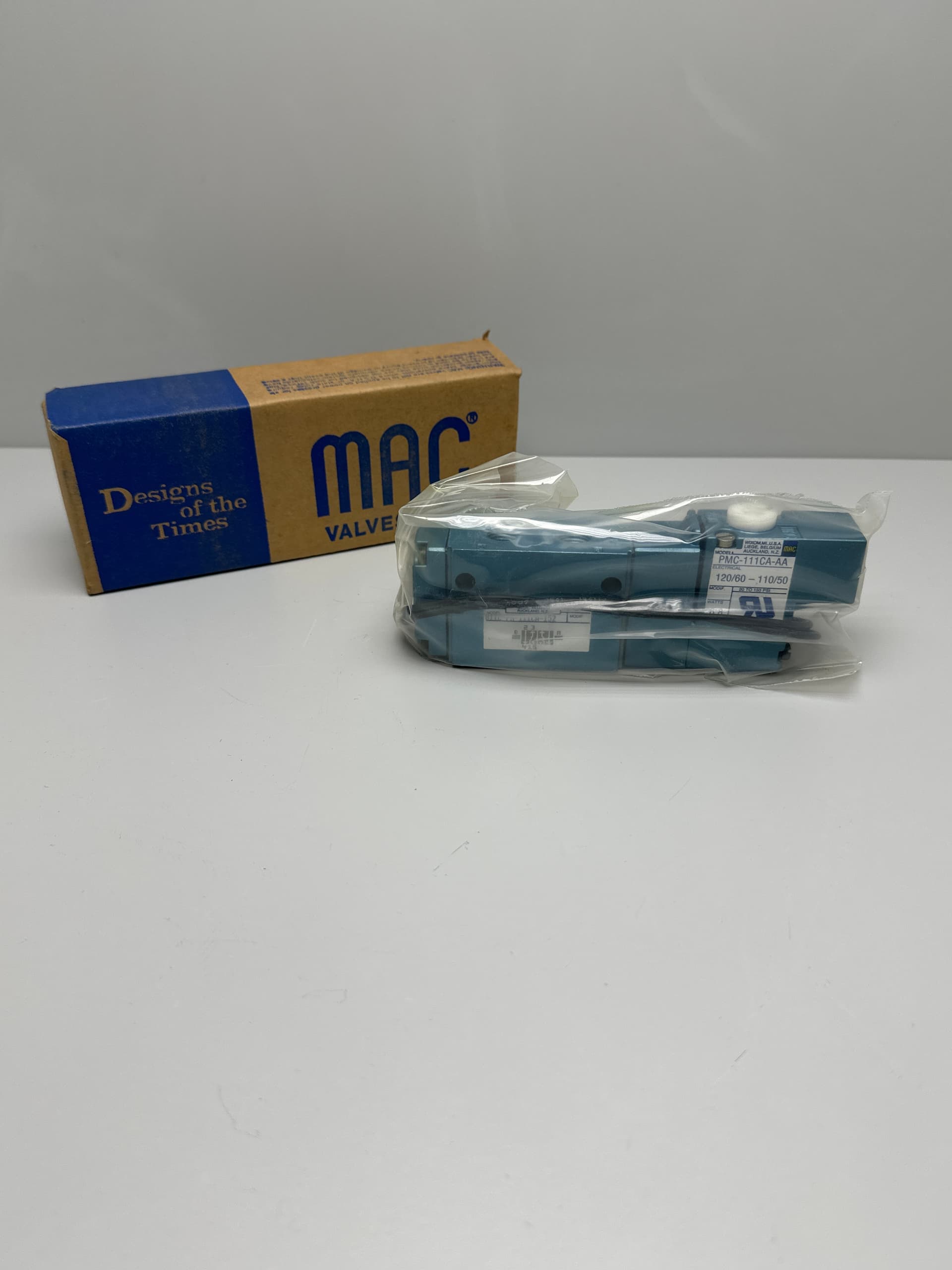 MAC 811C-PM-111CA-152 Solenoid Valve, 5/2, 1/4 NPTF, 150 PSI