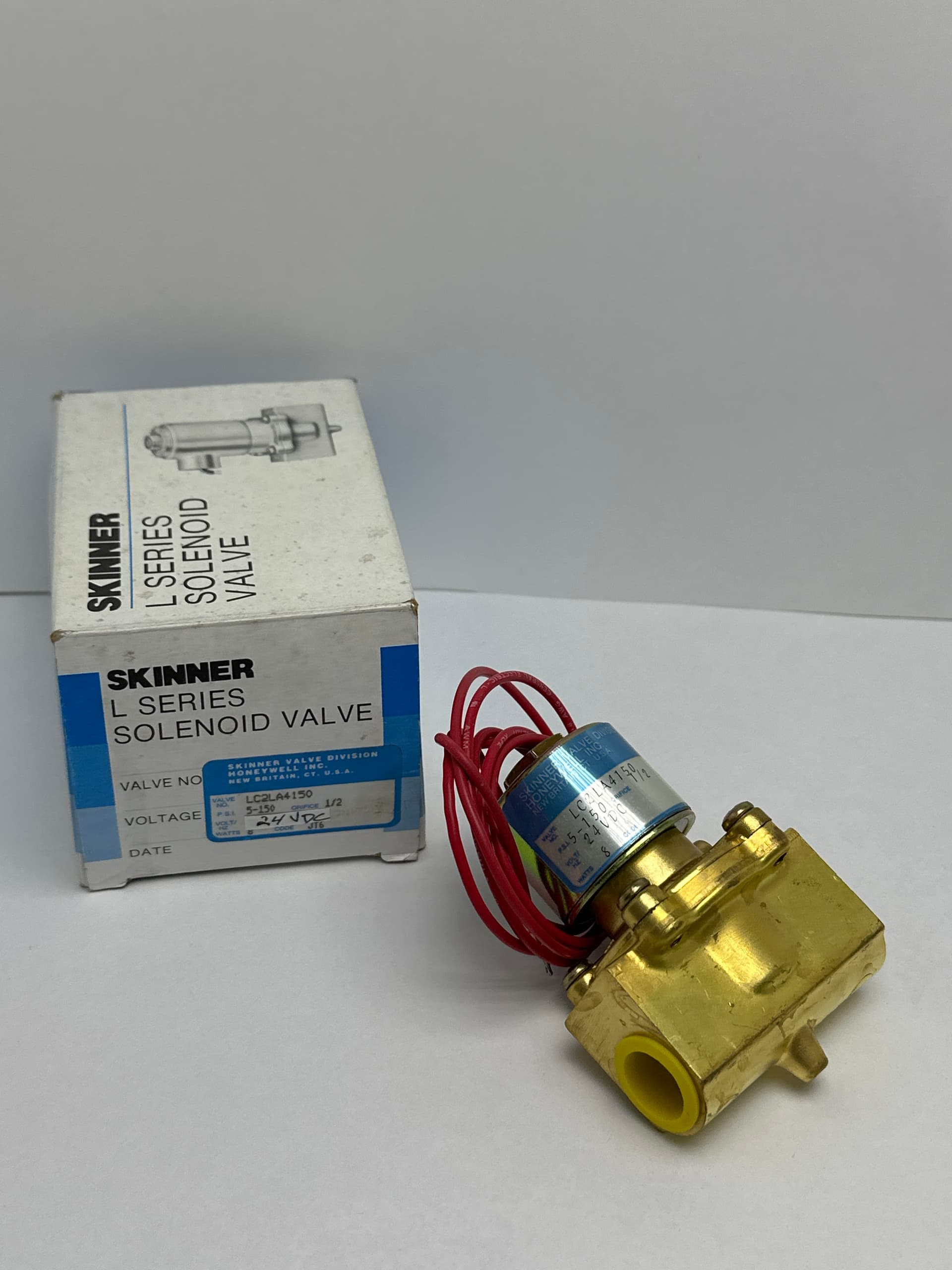 Skinner LC2LA4150 Solenoid Valve, 24 VDC, 8 W, 1/2 in, 5-150 PSI
