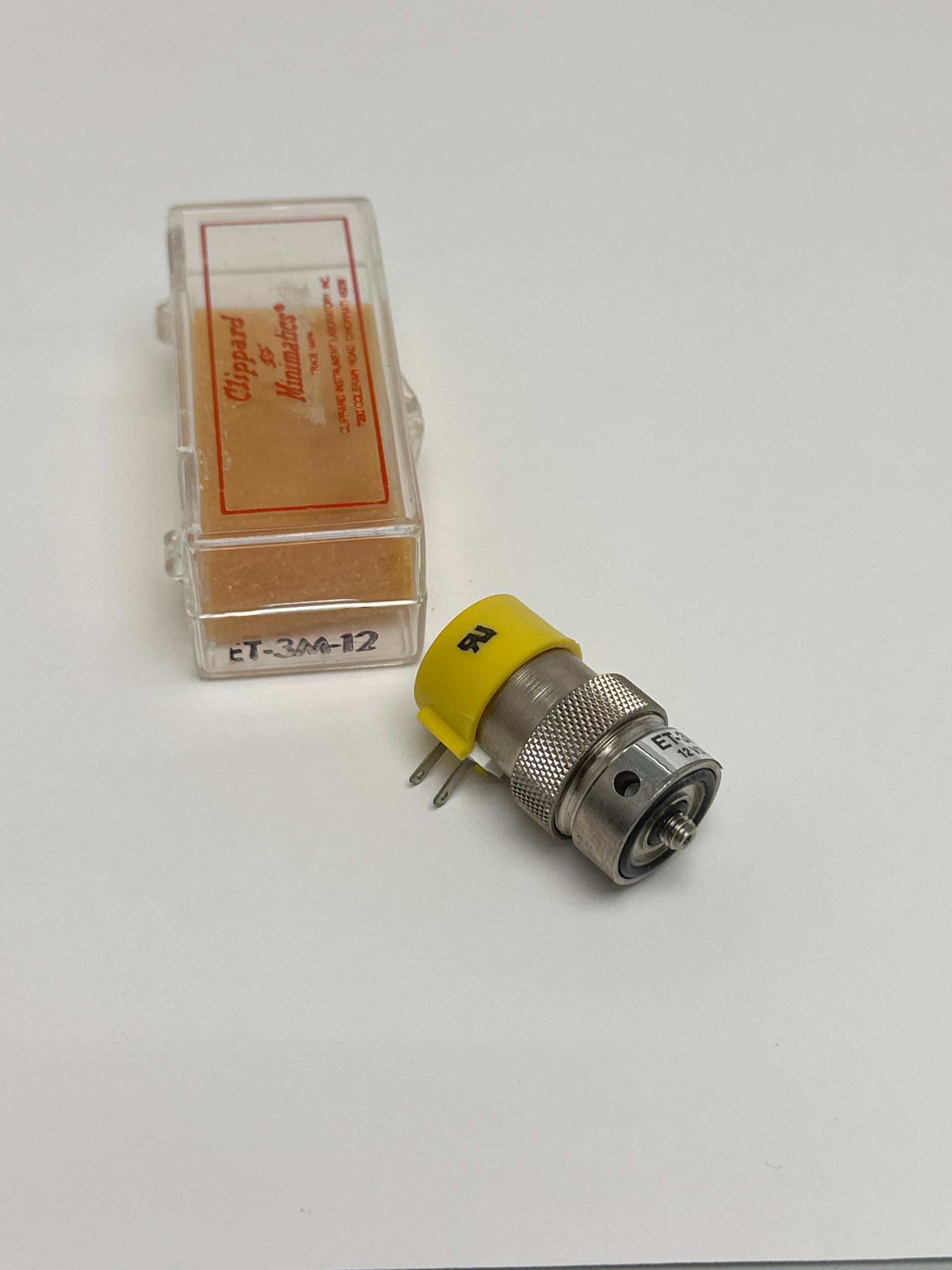 Clippard ET-3M-12 Electronic Valve, 3-Way NC, 12 VDC, Manifold
