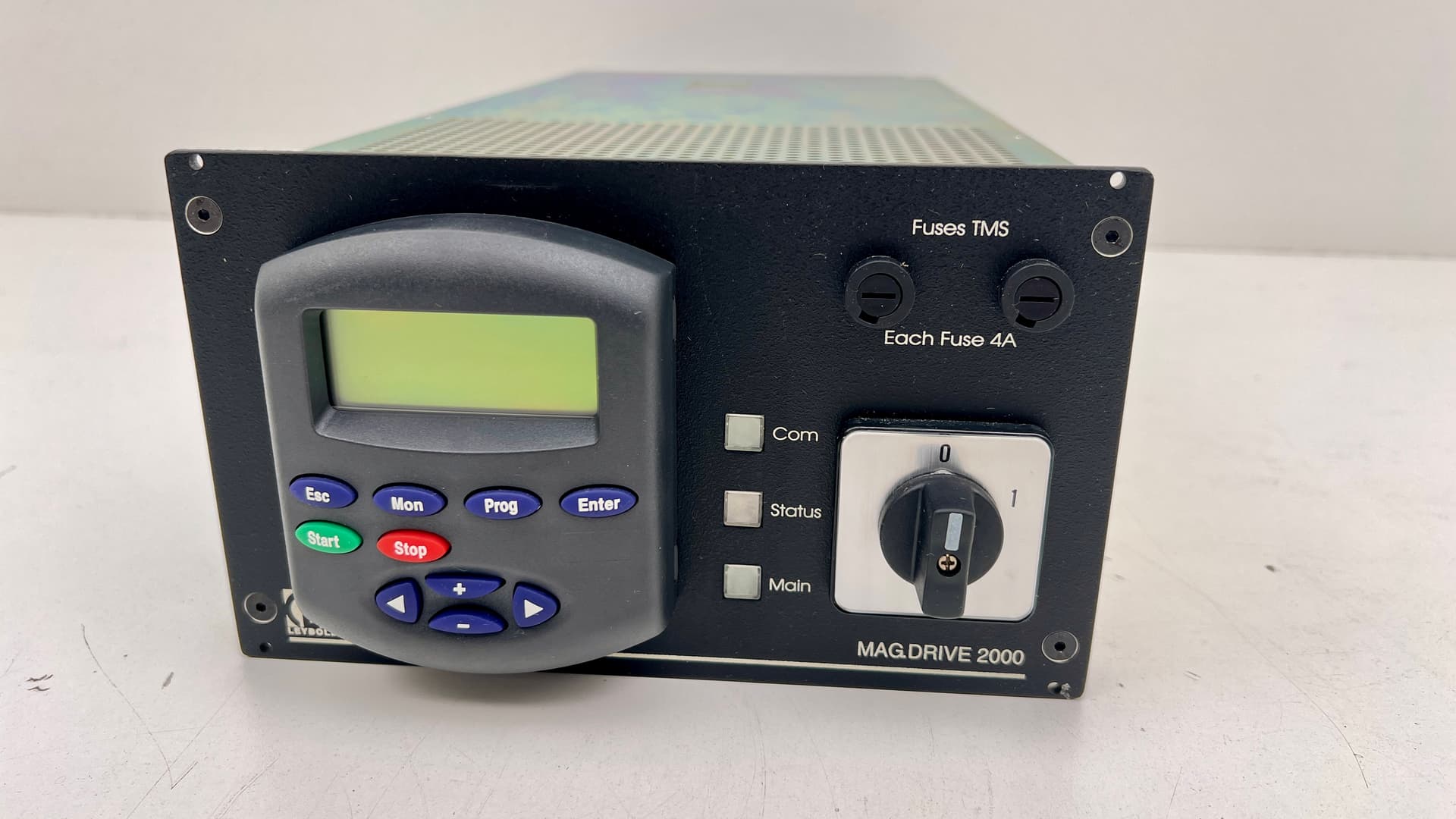 Leybold Oerlikon MAG DRIVE 2000 MD 2000 D Turbo Pump Controller 12135 200-240V