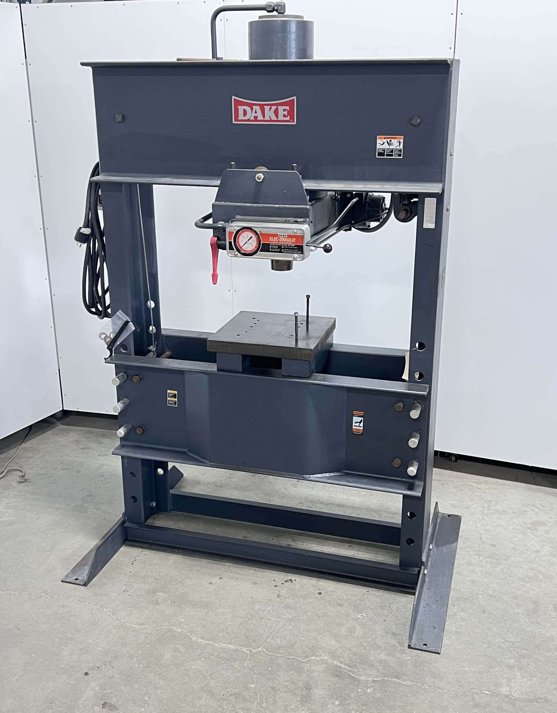 Dake 5-150 150 Ton shop press