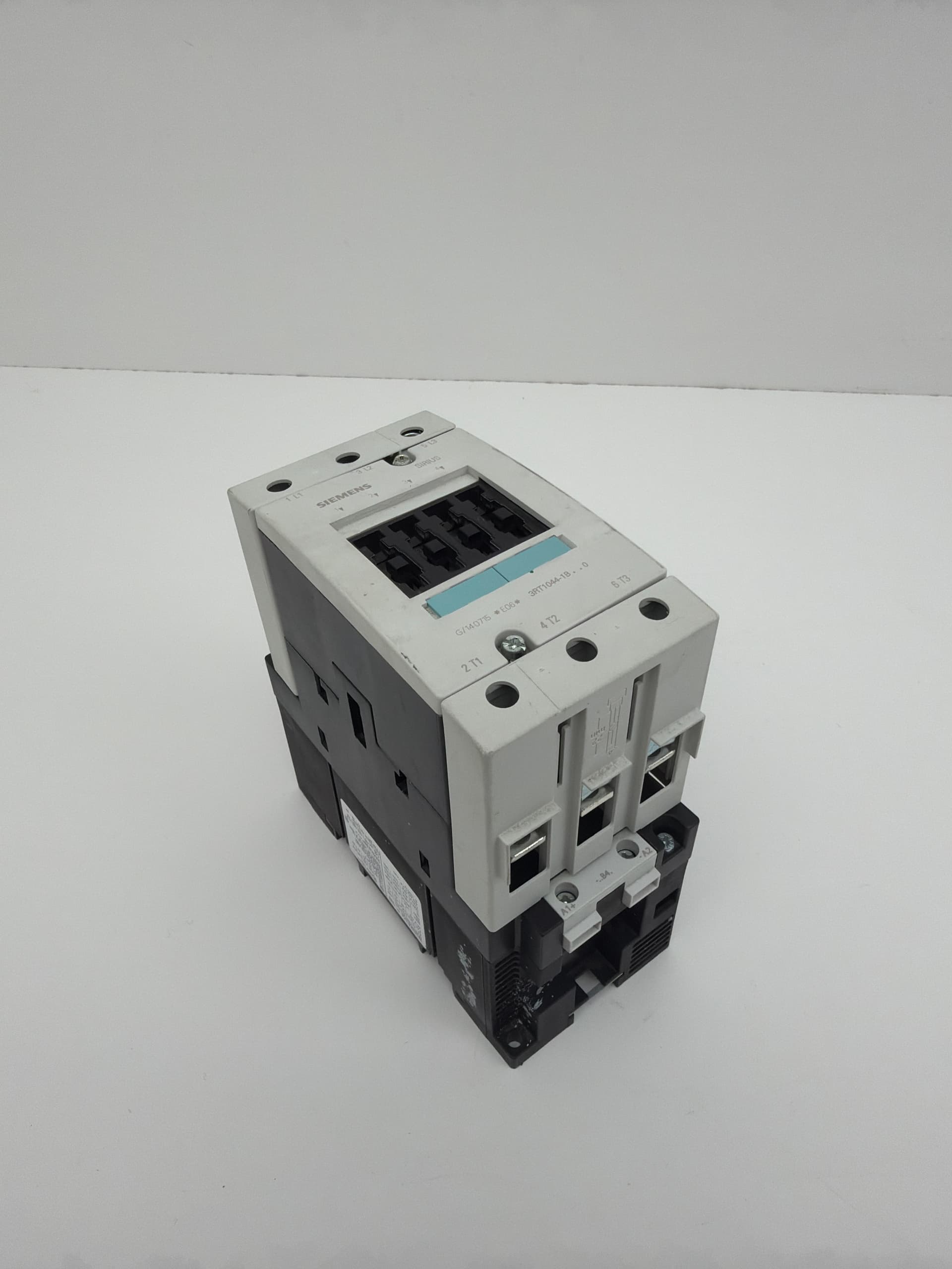 Siemens 3RT1044-1BB40 SIRIUS Contactor 65A 3P 24VDC Coil