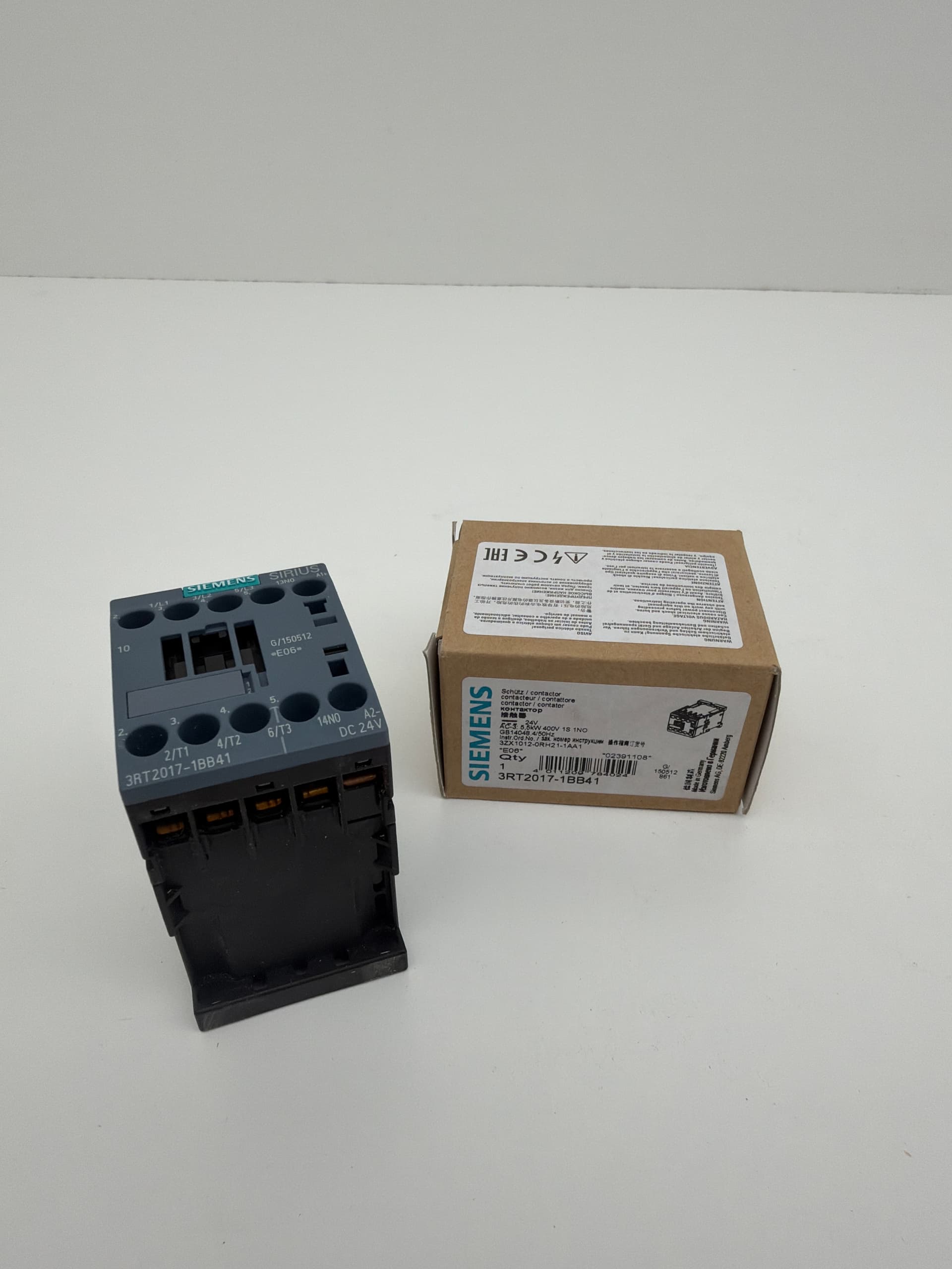 Siemens 3RT2017-1BB41 SIRIUS Contactor 3 Pole 12A 24VDC Coil S00