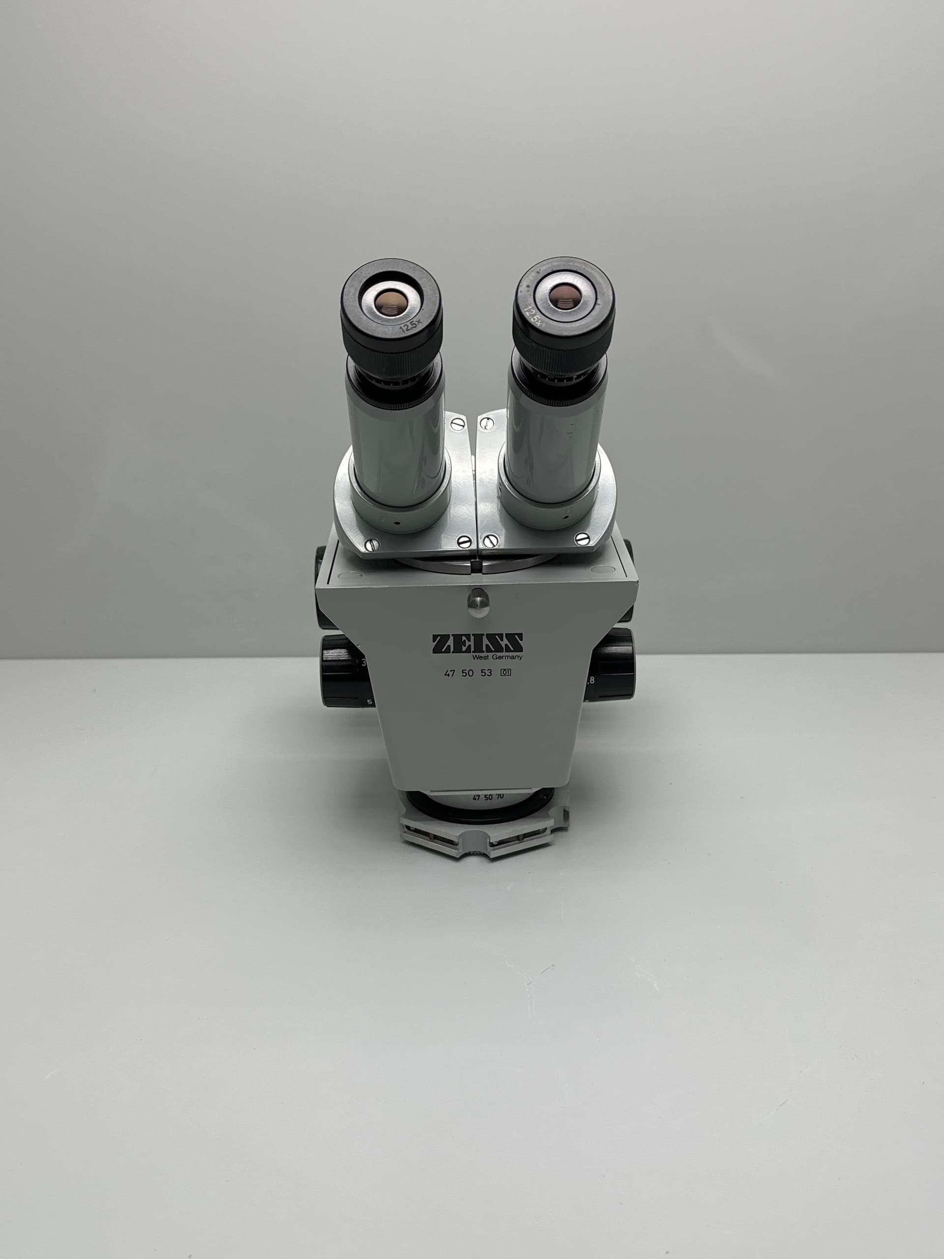 Zeiss 47 50 53 01 Stereo Microscope, f=170, w/(2) 12.5x Eyepieces
