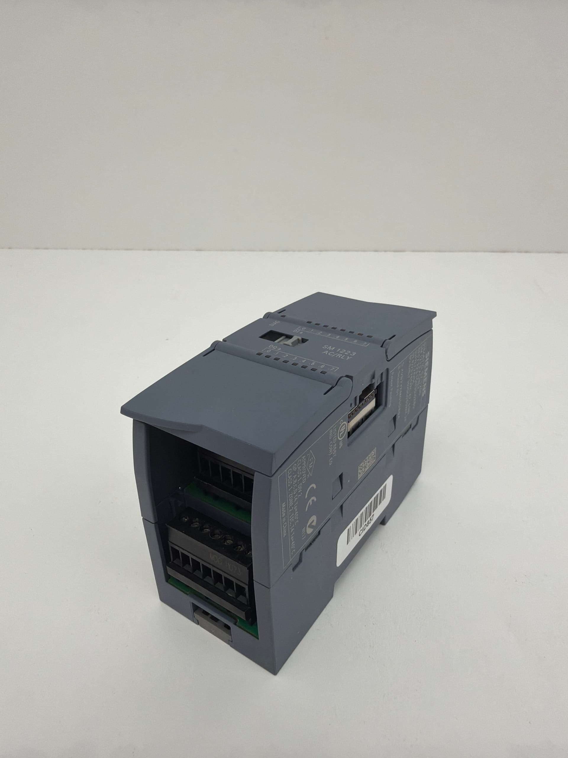 Siemens 6ES7223-1QH30-0XB0 IMATIC S7-1200 SM1223 16DI/16DO Digital I/O Module