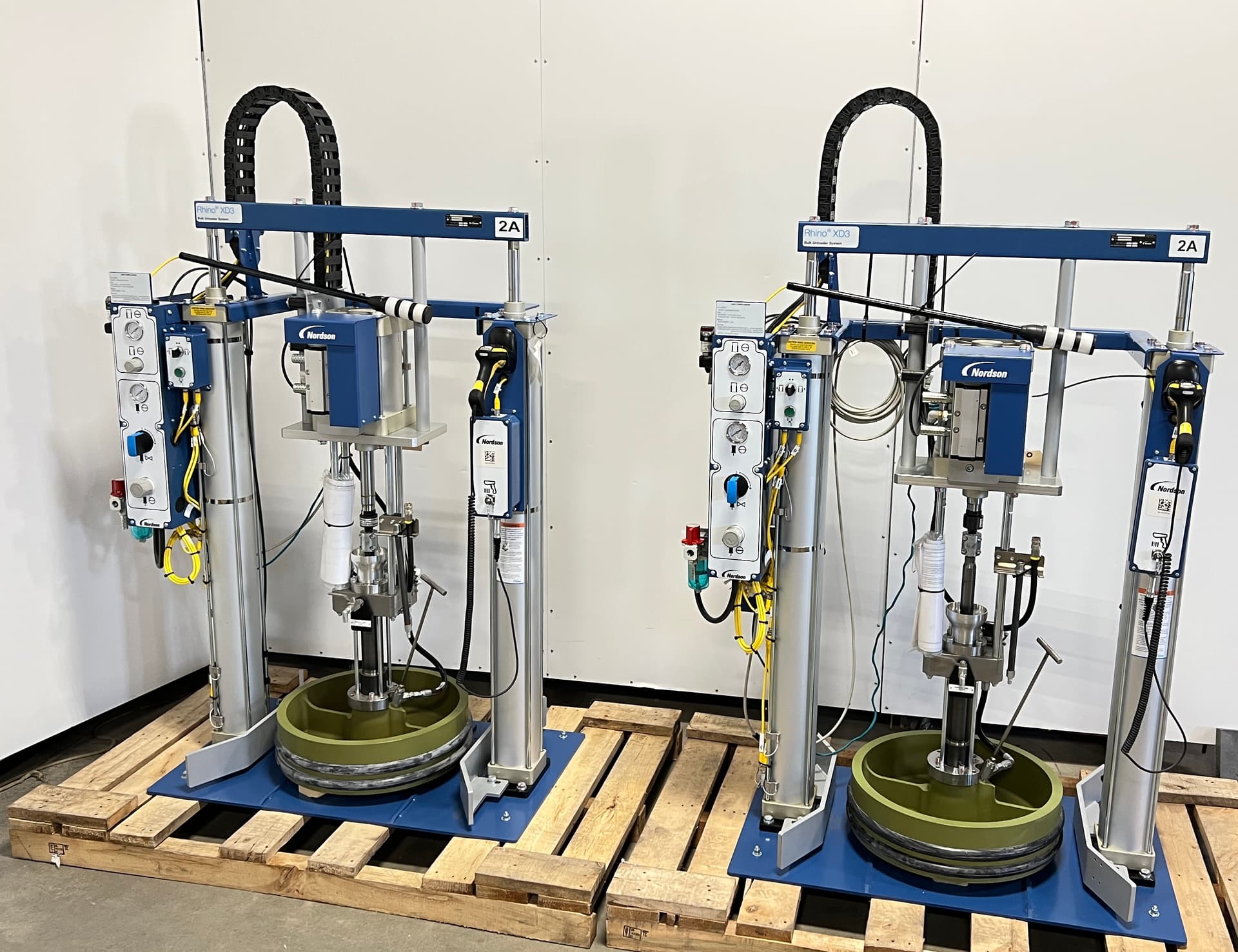 Nordson Rhino XD3 Dual Bulk Unloader System, 190cc, 4000 PSI, Barcode Scanning