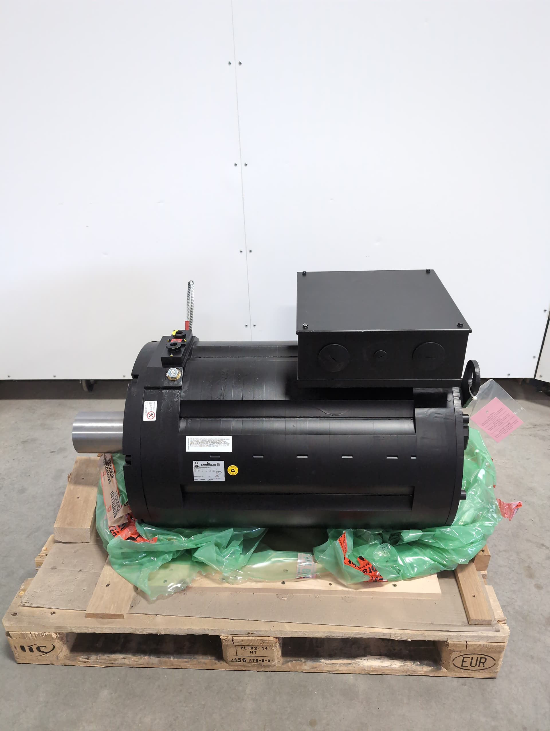 Baumuller DST2-260XO54W-030-5 High-Torque AC Motor, 196 Hp, 300 RPM, WC