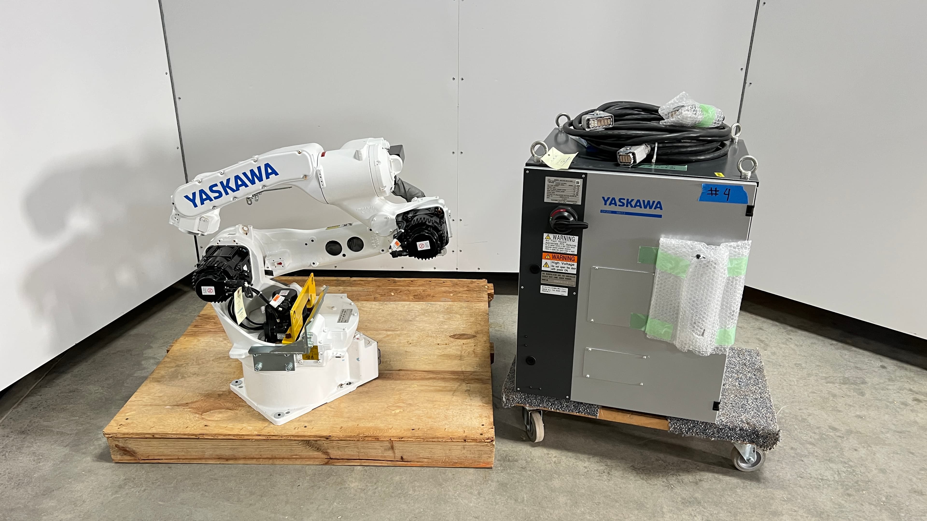 Yaskawa Motoman-MH12 MOTOMAN-MH12 Six-Axis Robot w/DX200 Robot Controller