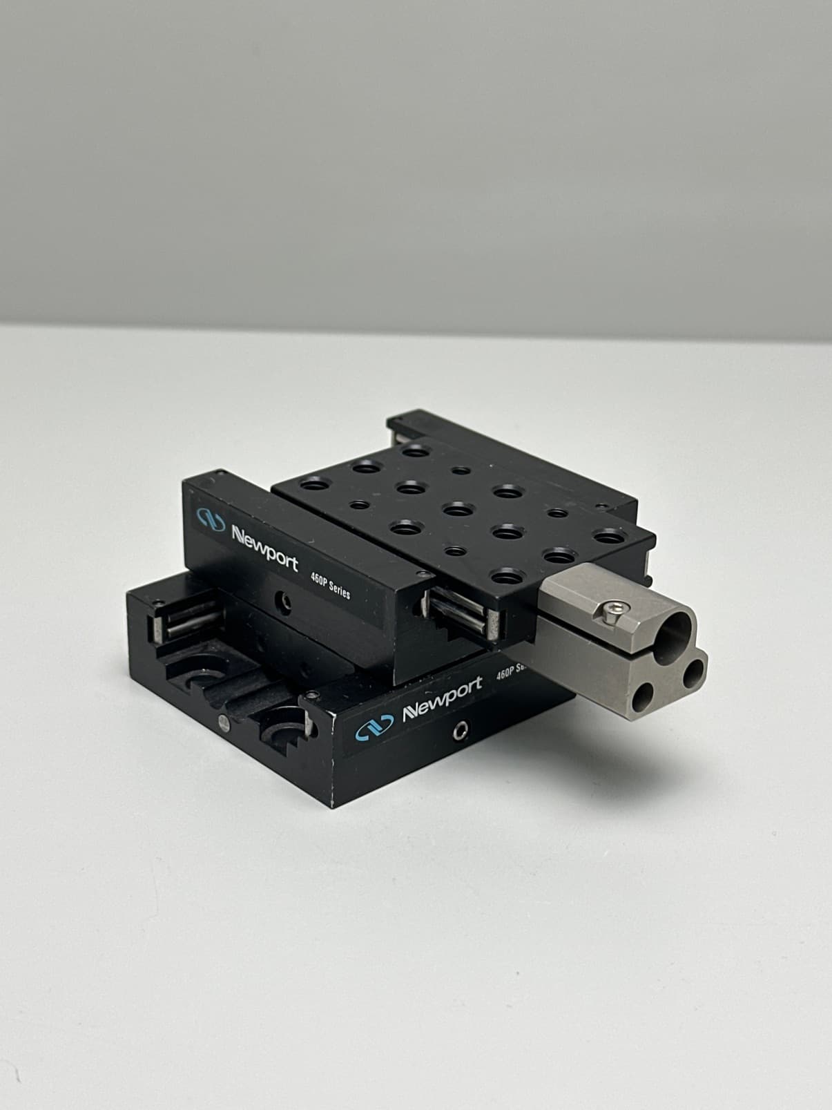 Newport 460P-XY XY Linear Stage Peg-Joining, 1.0" Travel, 8-32 & 1/4-20 Threads