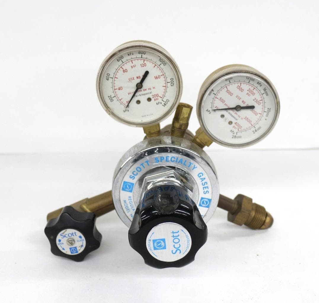 Scott Specialty Gases Inc. 18B Two-Stage Ultra High Purity High Flow Regulator