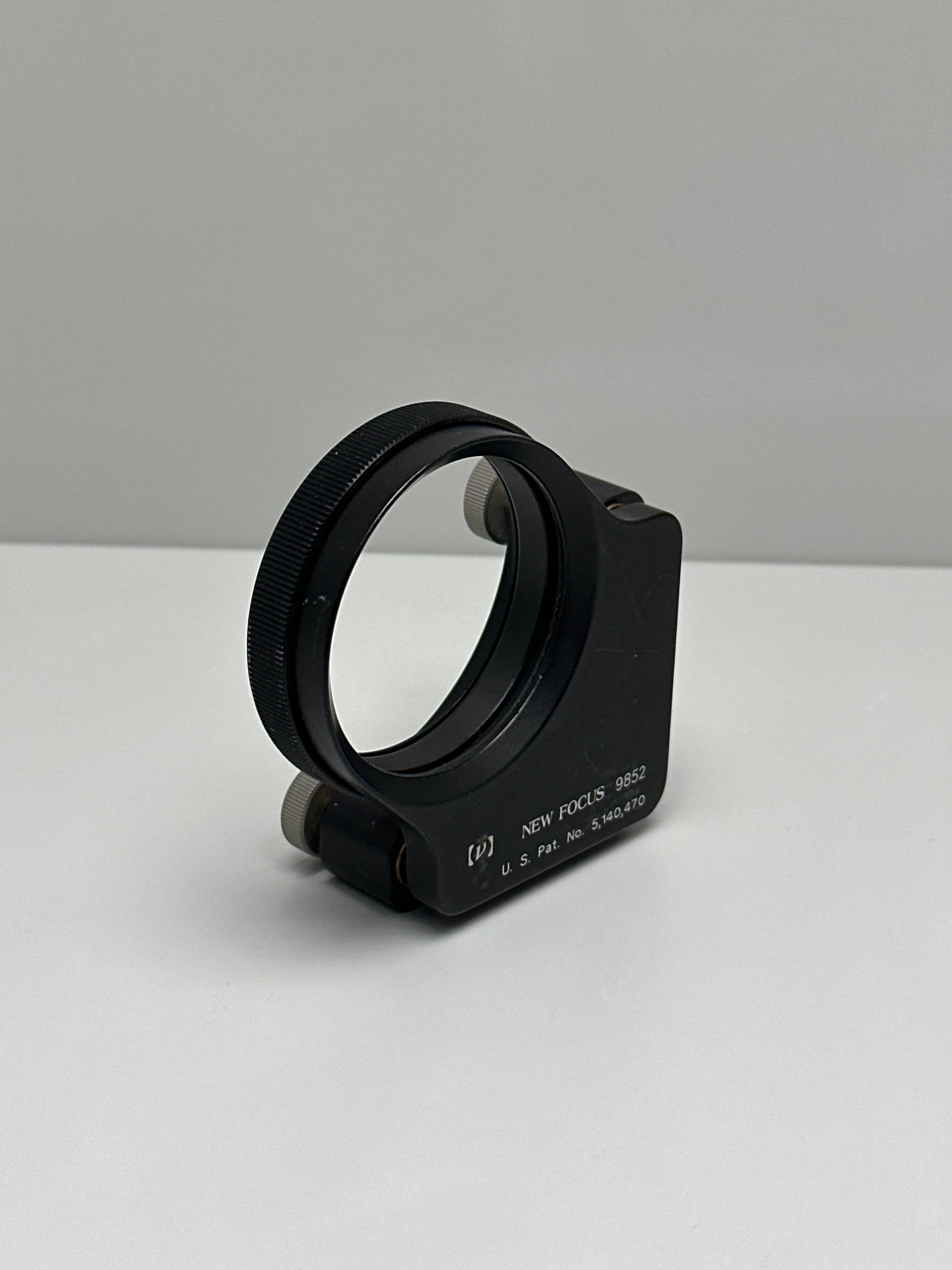 New Focus 9852 Classic Corner Mirror Mount, 2" Diameter Optics