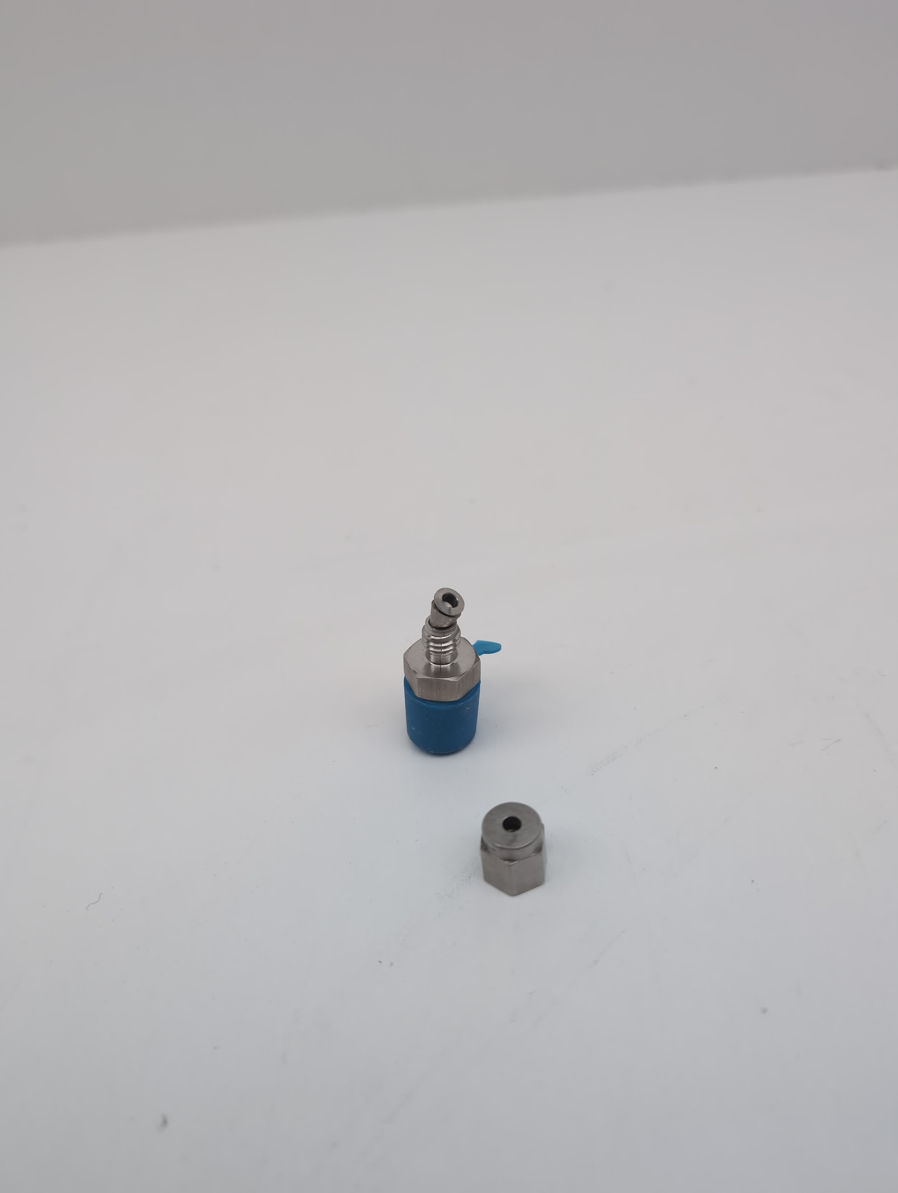 Brennan Industries N2404-02-04-SS Instrumentation Str. Adpt. - 1/4 " Inst. x 1/8