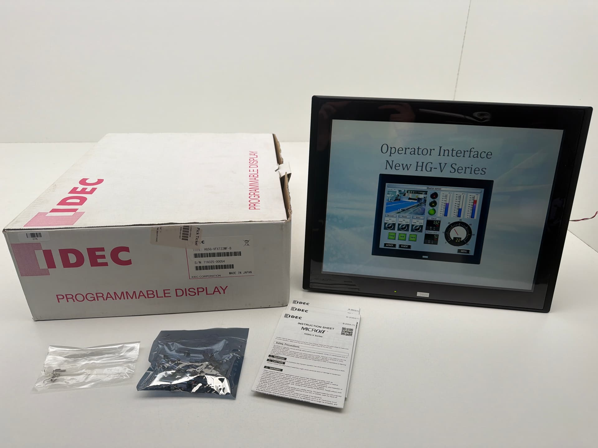 IDEC HG5G-VFXT22MF-B 15" TFT LCD Touchscreen HMI, 1024x768, 24VDC, Ethernet, USB