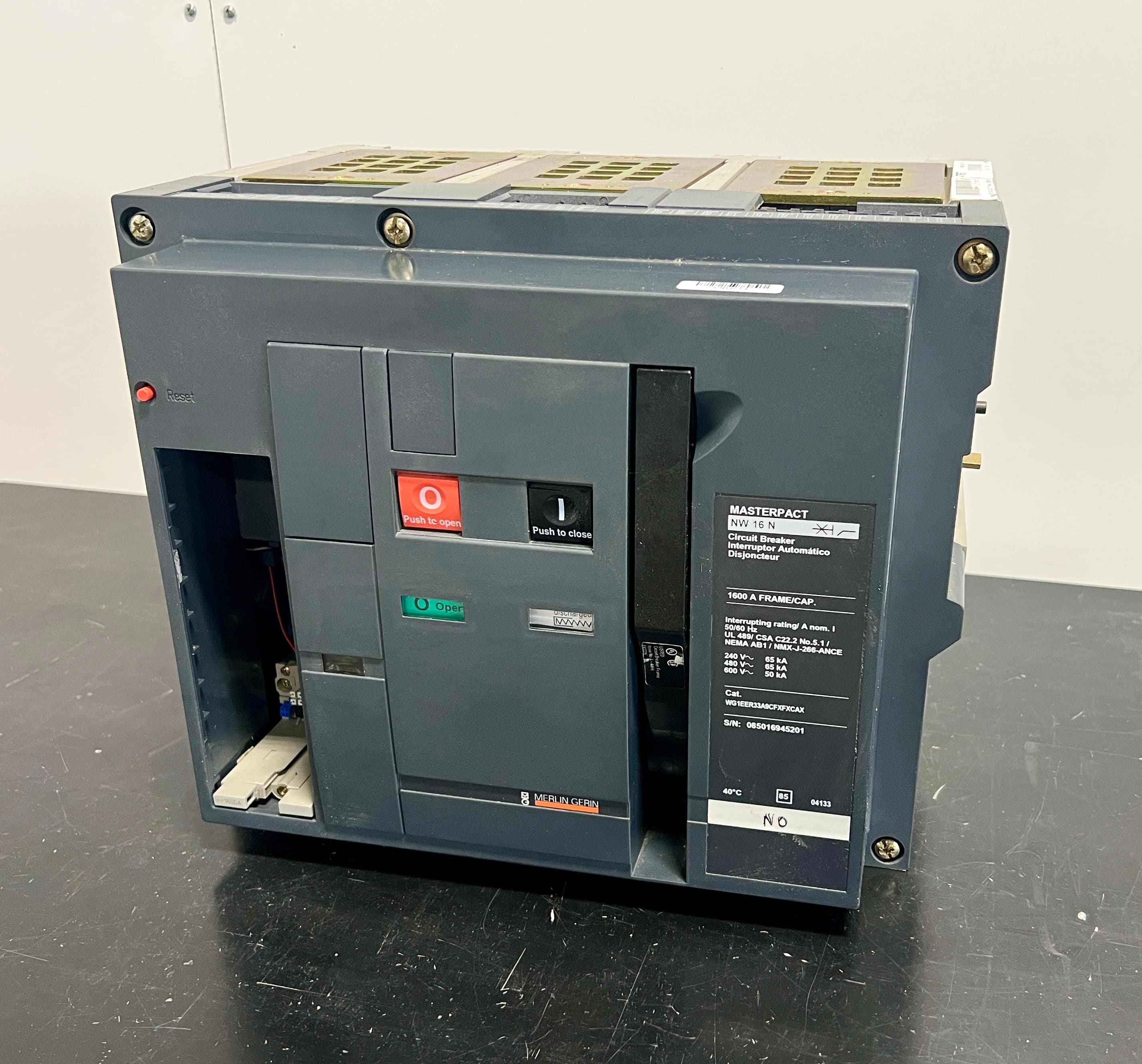 Schneider Electric Squard D Masterpact NW16N 1600A, 600V, 3 Pole Circuit Breaker