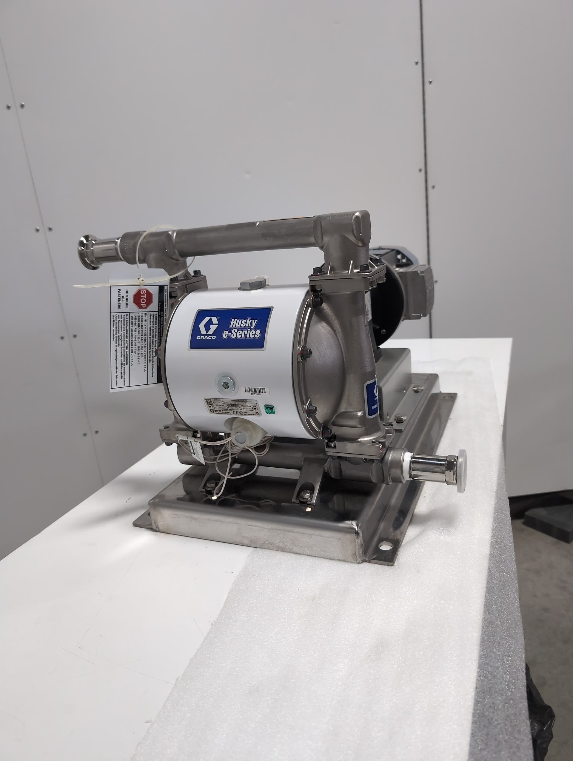 Graco 26C729, 1050S-E, A04FS1SSPTPSPT Electrically Operated Diaphram Pump