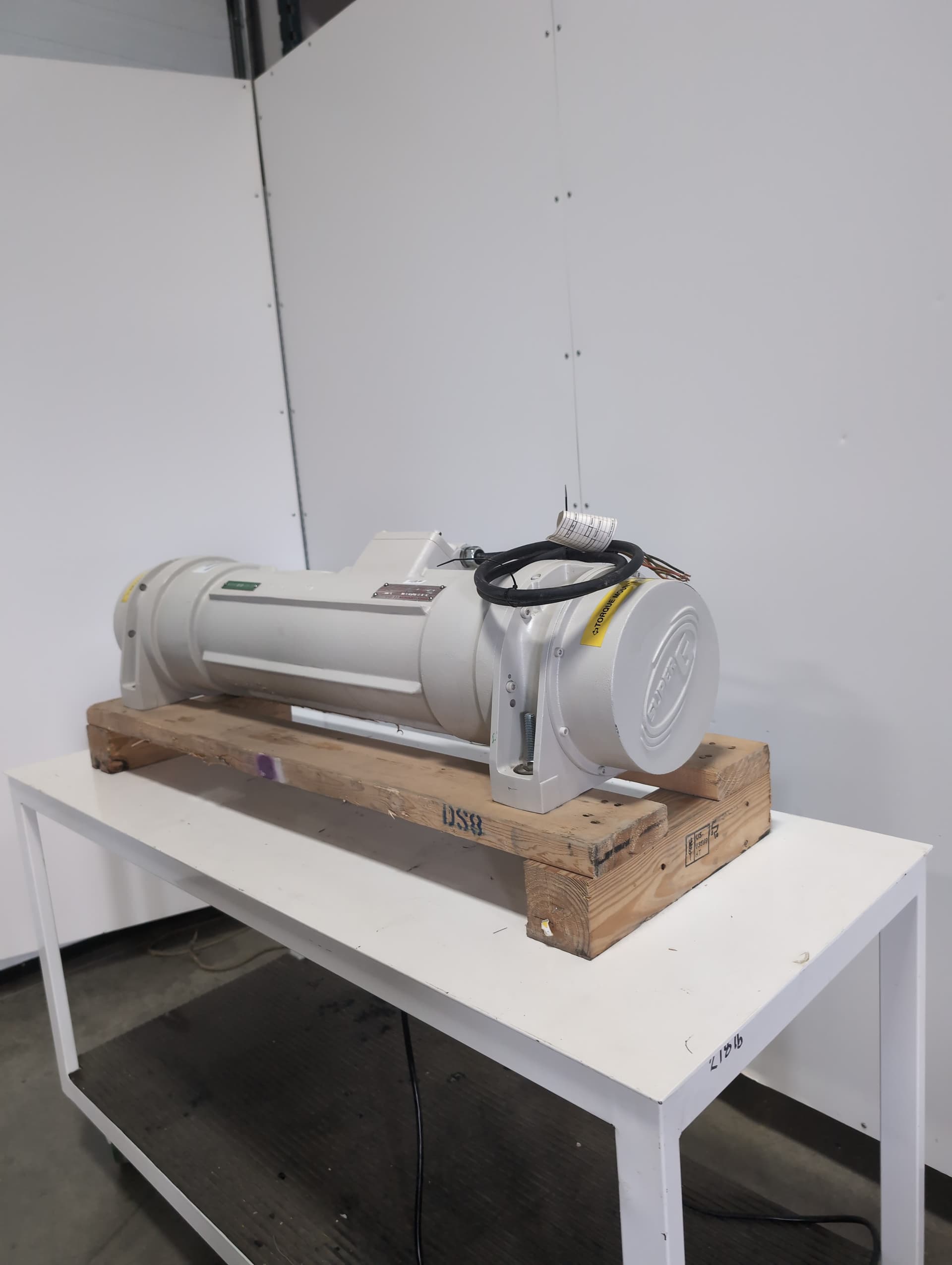 Derrick Corporation SG-30-18 Super G Vibatory Motor 2.5HP