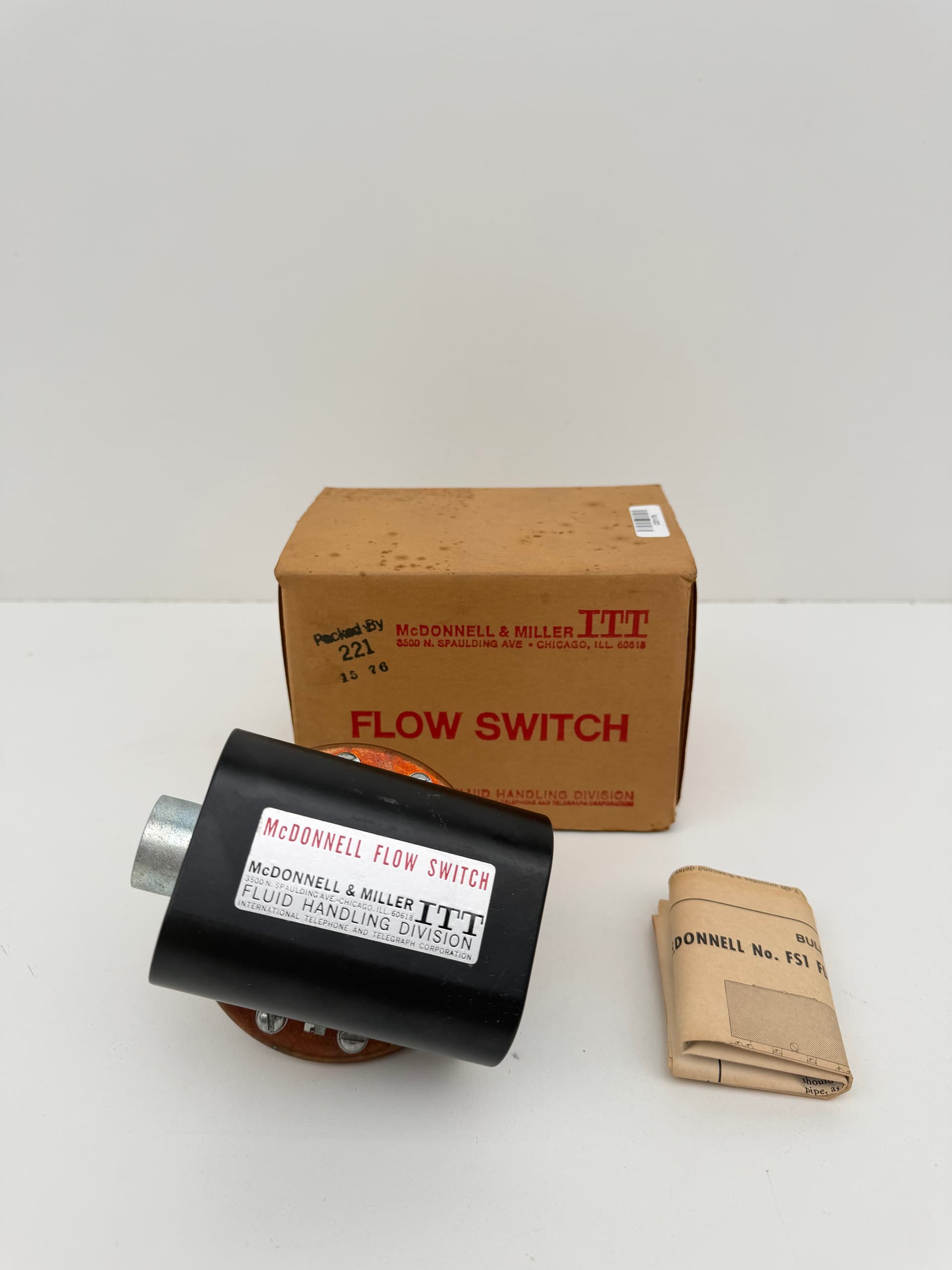 McDonnell & Miller FS1 High-Sensitivity Liquid Flow Switch, 1/2" NPT, 120/240V