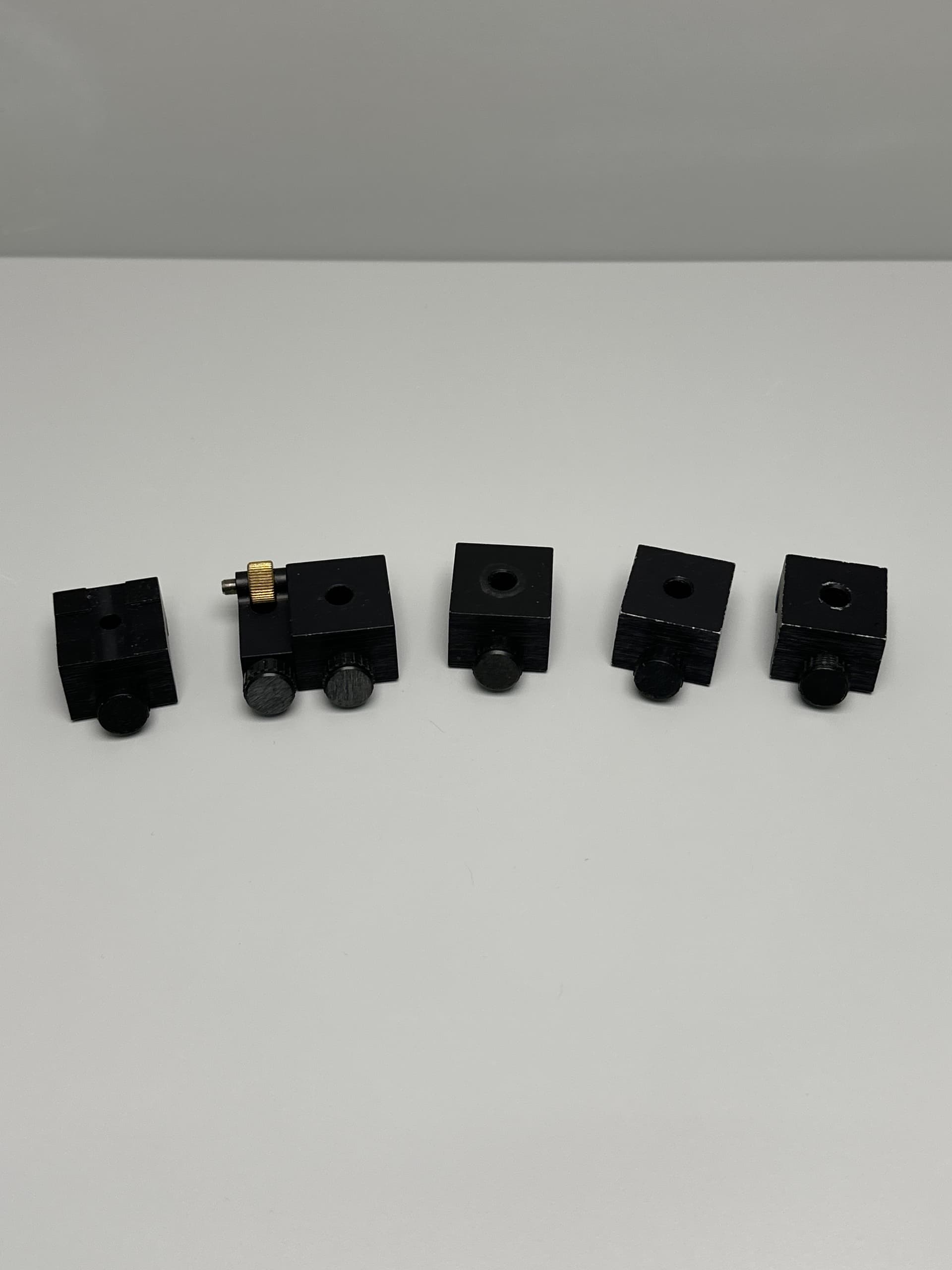 Newport MCF, MCC Compact Rail Carriers, for use with MRL Series Optical Rails