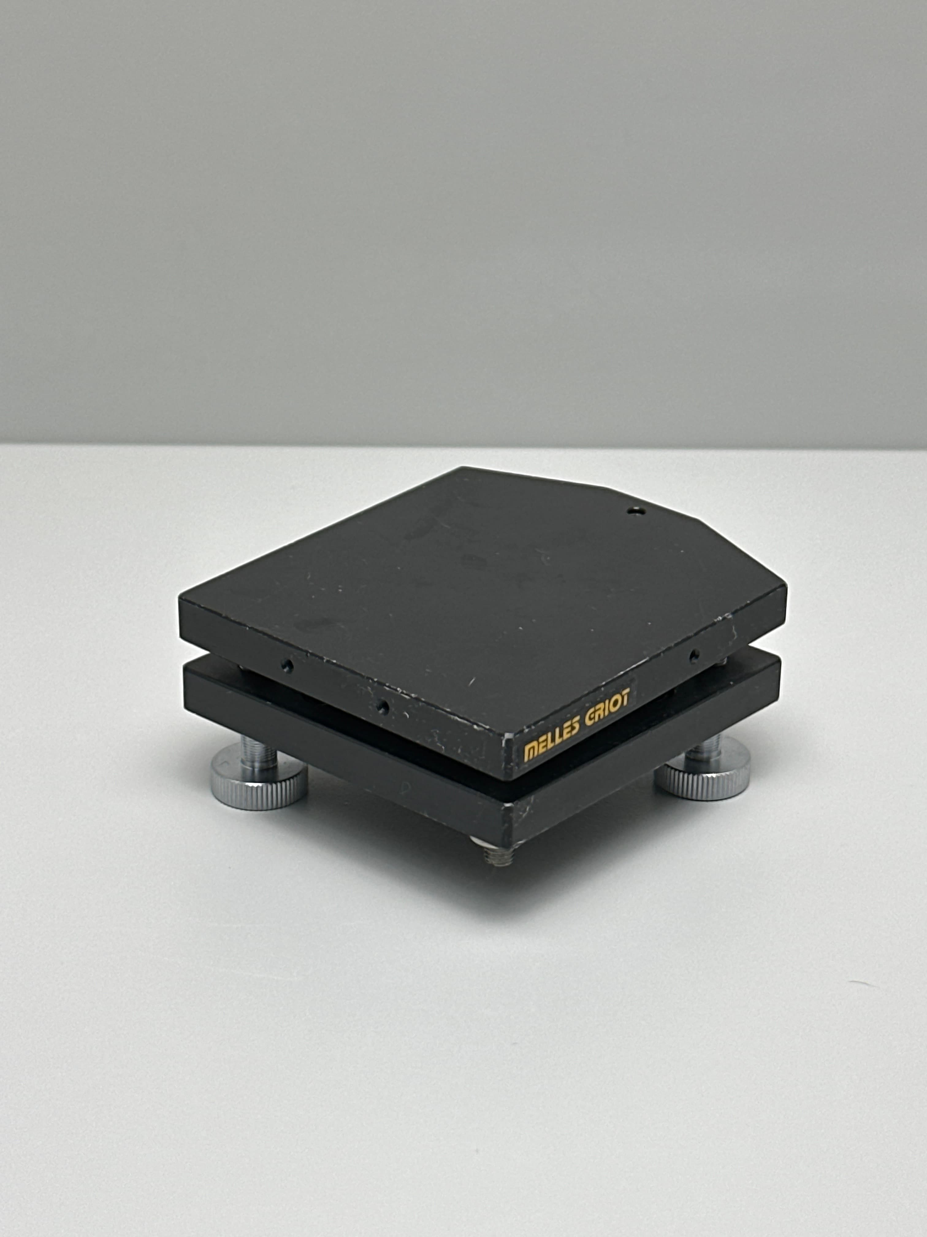 Melles Griot 07 TTM 003 Prism/Beamsplitter Table
