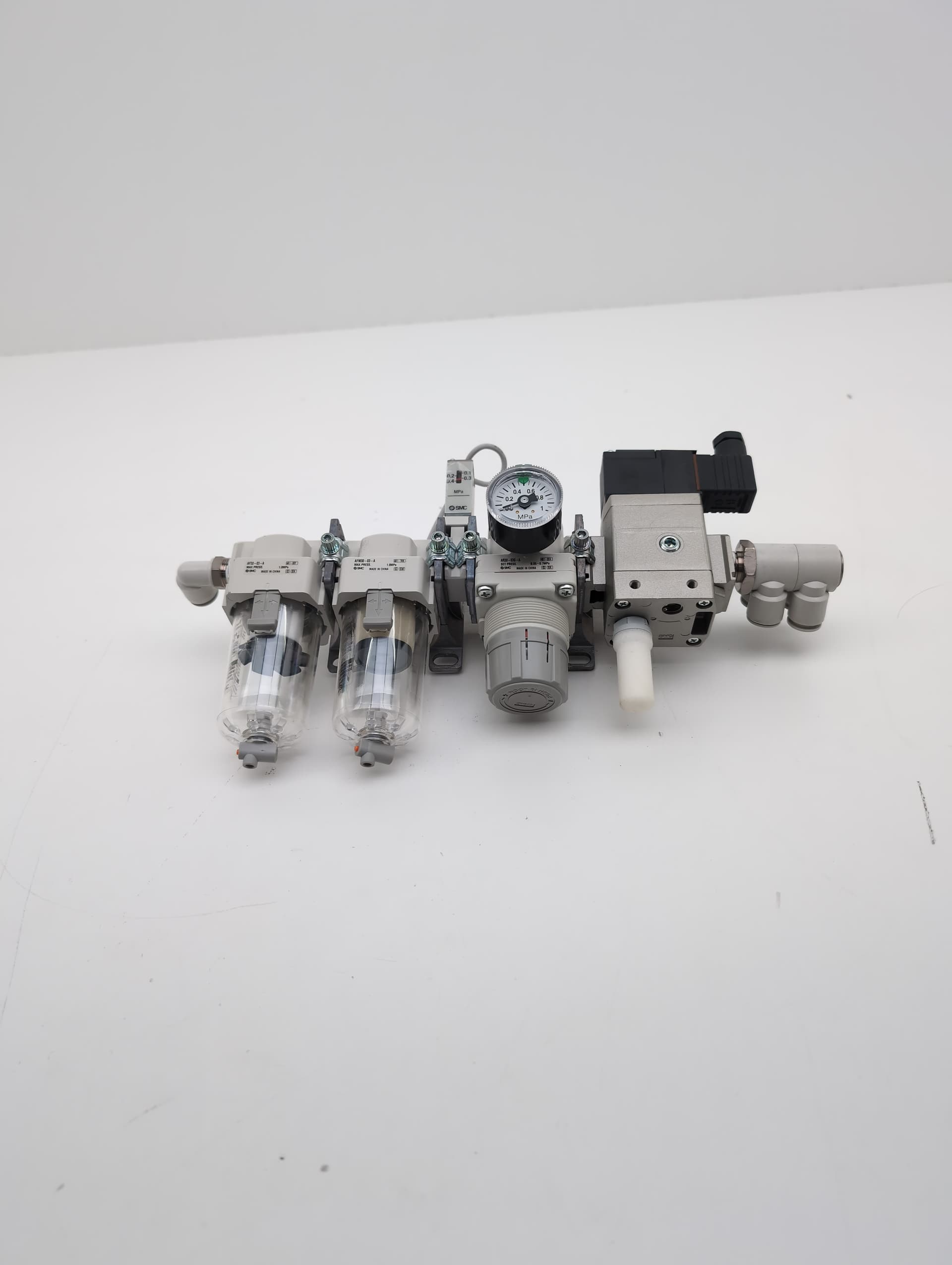 SMC AR30-03G-A, AFM30-03A, AF30-03A Regulator Combo, 0.05 - 0.7MPa w/Soft Start