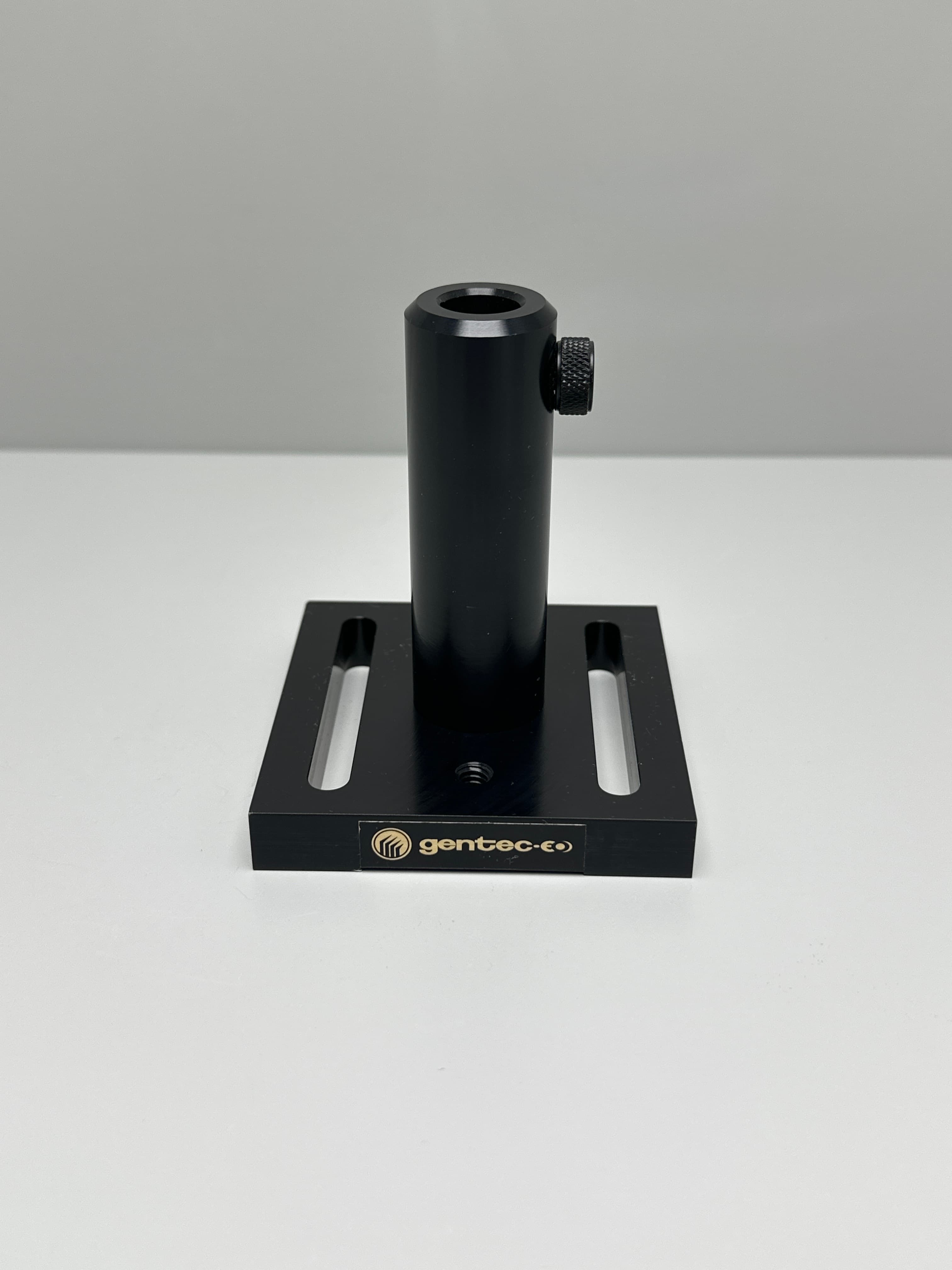 Gentec-EO Mounting Base with 3"H Post Holder