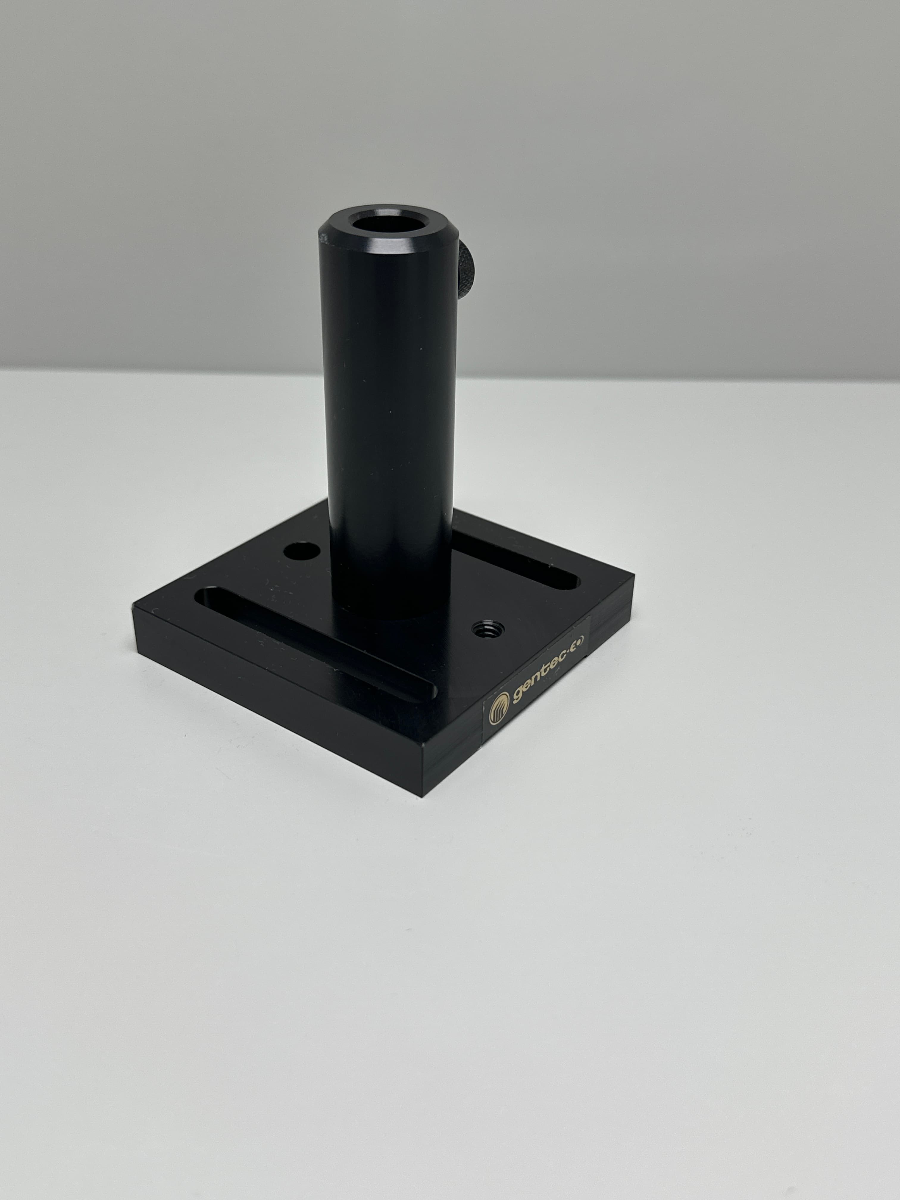 Gentec-EO Mounting Base with 3"H Post Holder