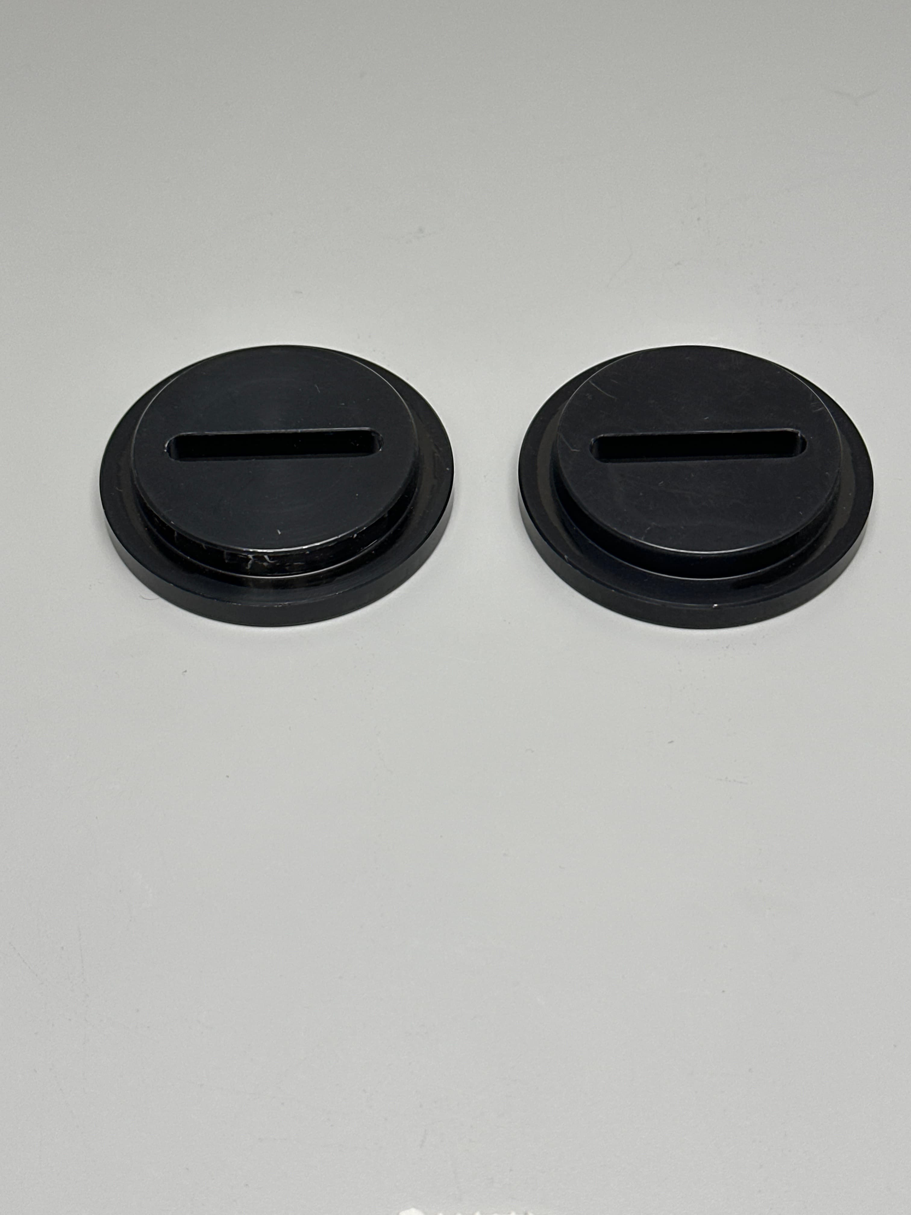 Slotted Cylindrical Base, 2.5" Diameter