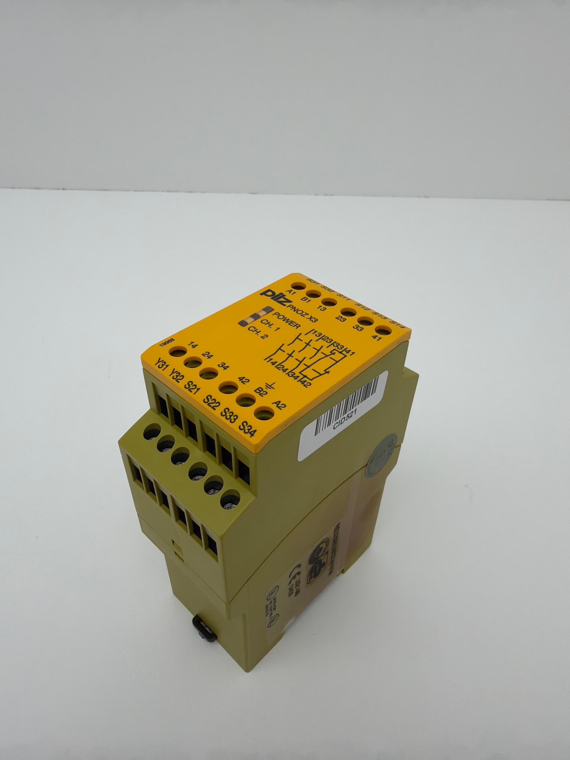 Pilz PNOZ X3 230VAC/24VACDC 3n/o 1n/c 1so Safety Relay Module, E-STOP Monitor