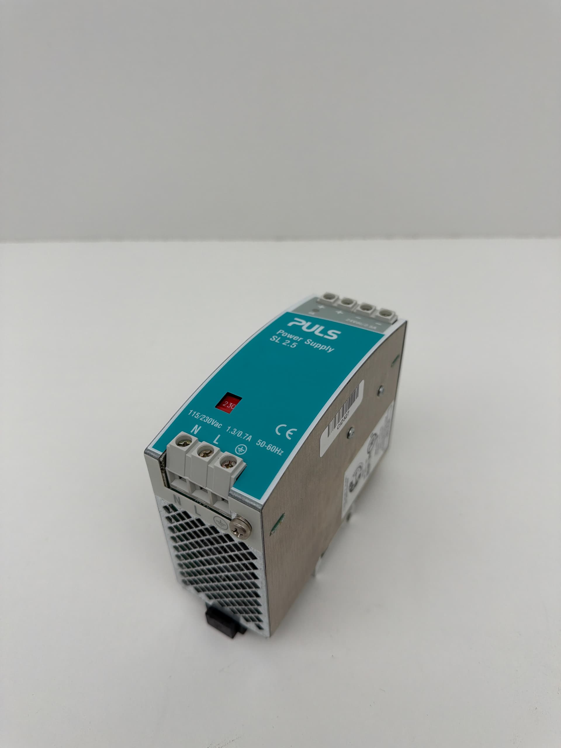 PULS SL 2.5 SL2.100 Power Supply IN: 115/230VAC 1.3/0.7A OUT: 24VDC/2.5A