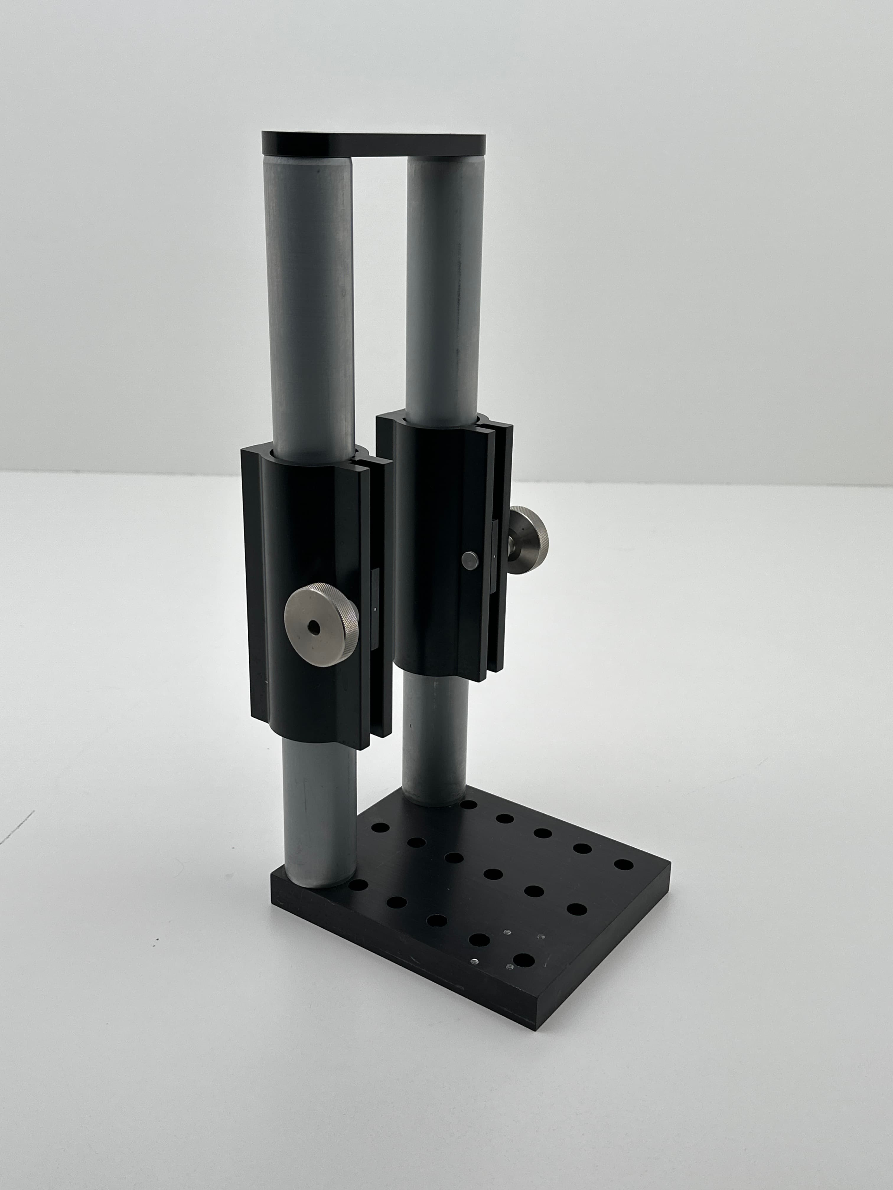 Newport 410 Vertical Adjustable Height Mounting Dual Rod Assembly