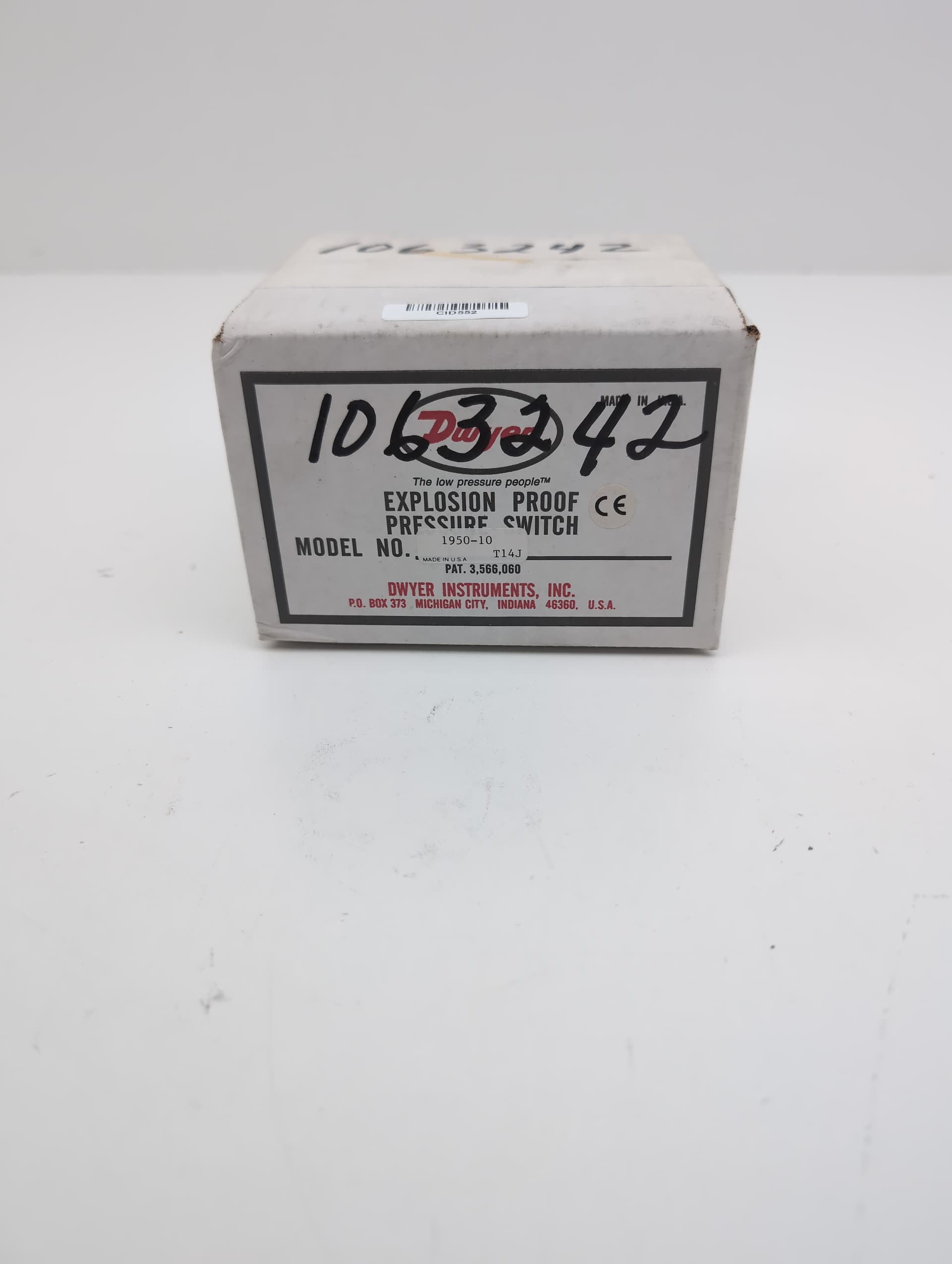 Dwyer Instruments, inc. 1950-2F Explosion Proof Differential Pressure switch
